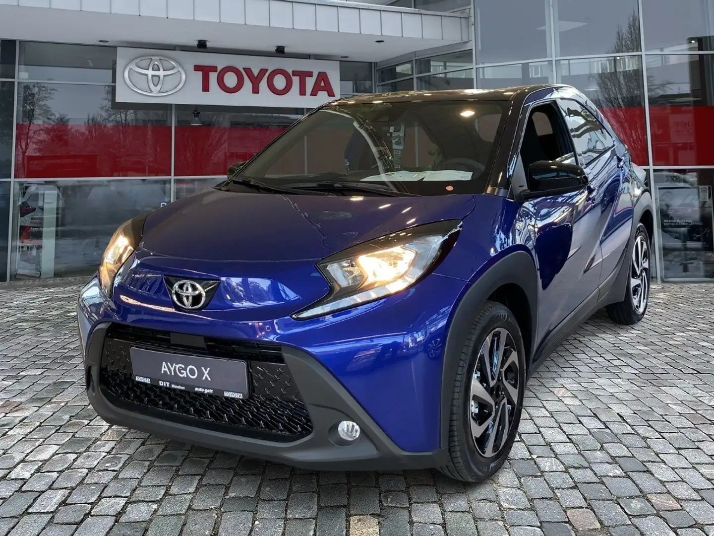 Toyota Aygo 1.0 Teamplayer **schnell verfügbar** Bleu - 1