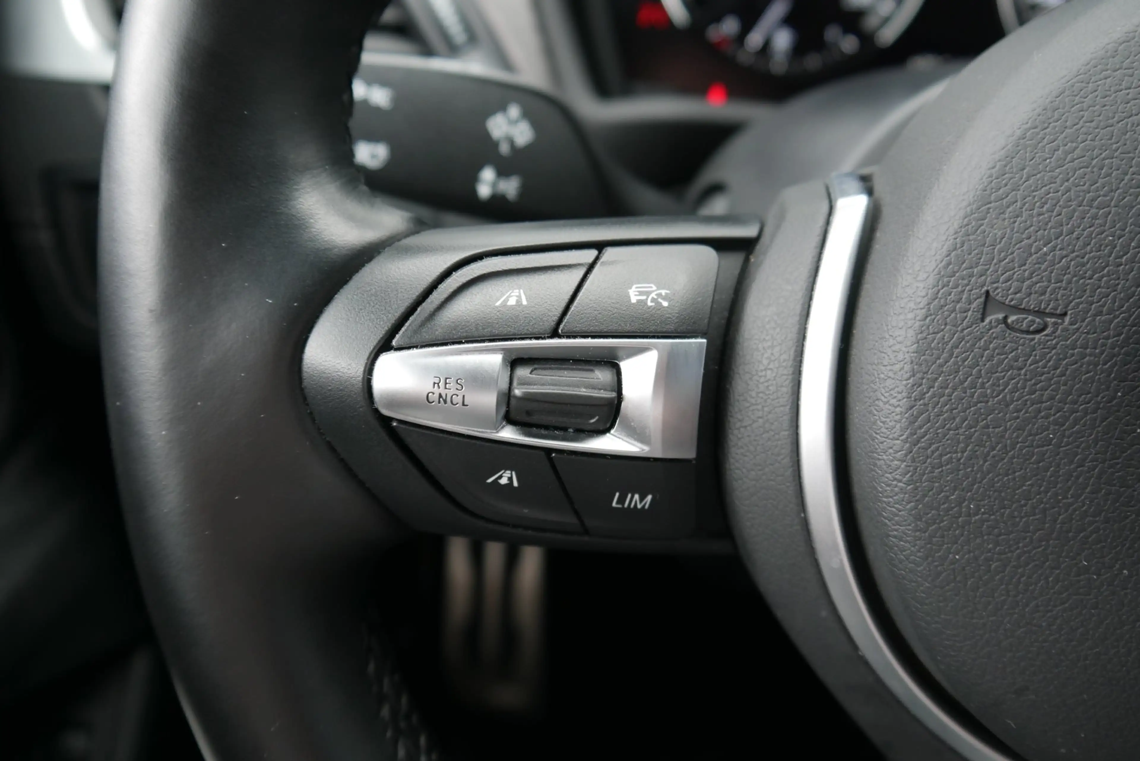 BMW X2 xDrive25e *M-Sport/ACC/M-Sitz/Navi-Pro/LED/Lenkradhzg./RFK* — photo 14