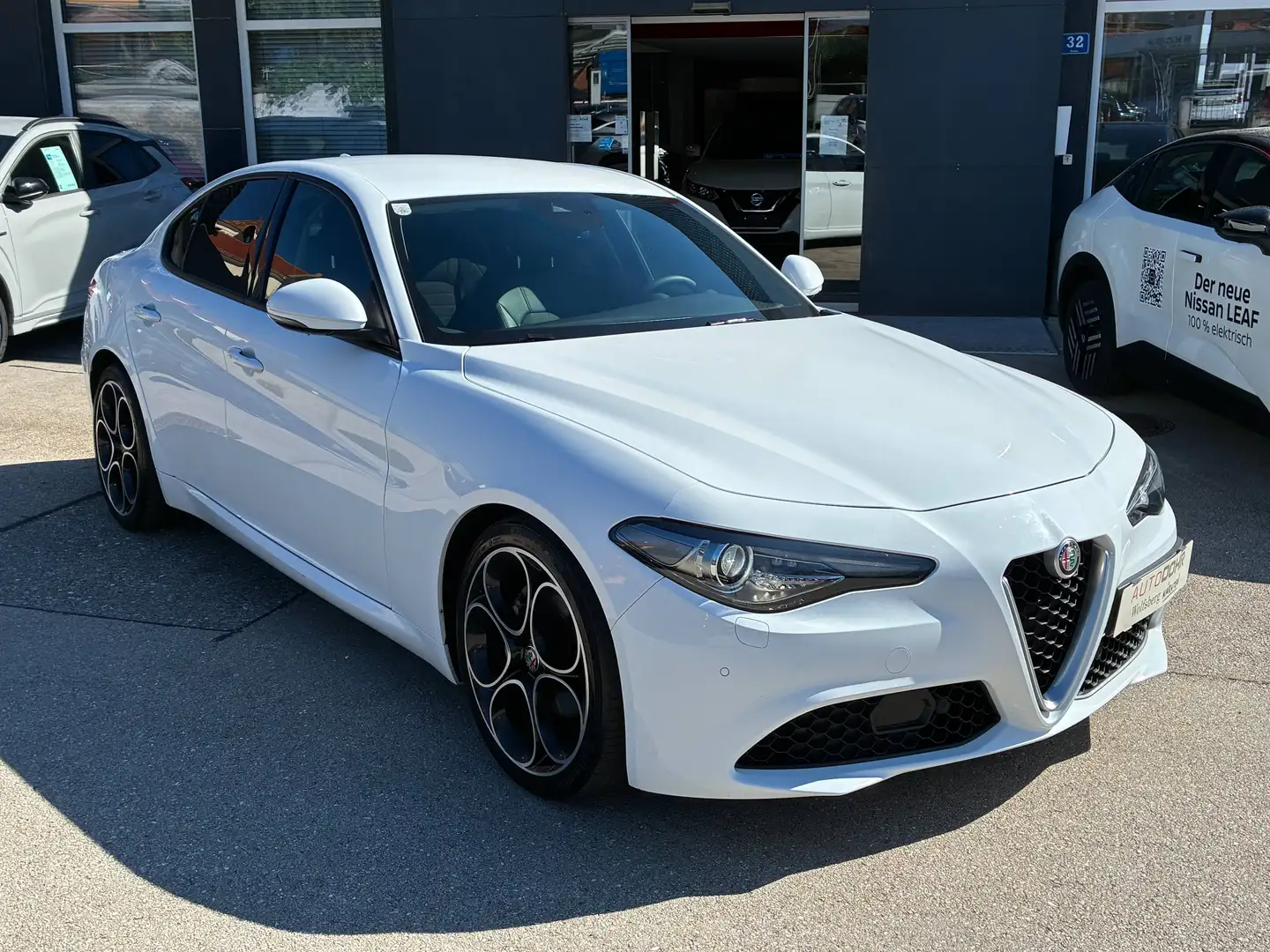 Alfa Romeo Giulia 2,2 150 MT RWD Super Weiß - 2