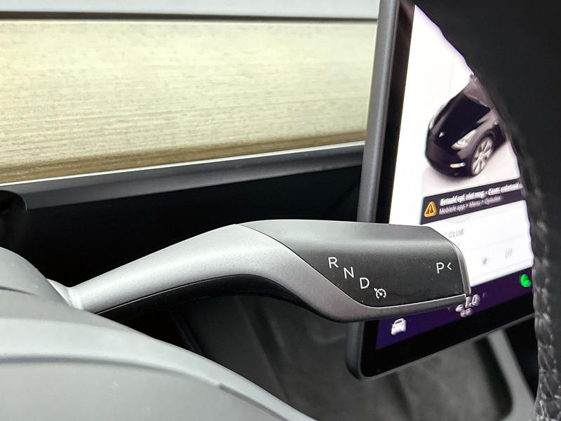 Tesla Model Y Long Range AWD 75 kWh | Navi | Clima | Leder | — photo 6