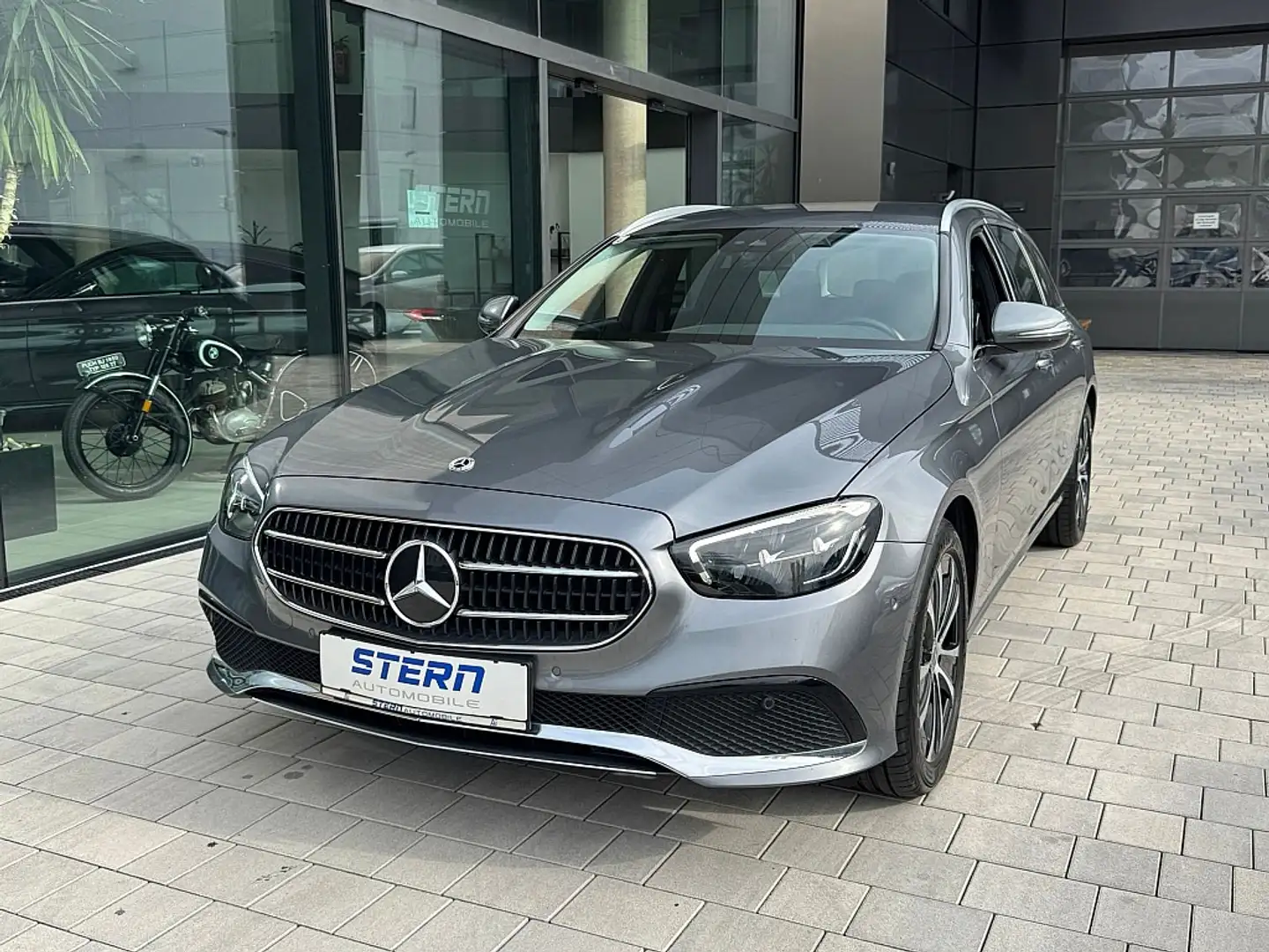 Mercedes-Benz E 300 de PHEV T *MEMORY*SITZHEIZUNG*DIGITAL* Gris - 1