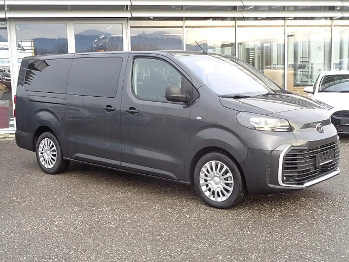 Toyota Proace Verso 2,0 D-4D 145 L2 9-Sitz. Shuttle + Navipaket Grau - 2