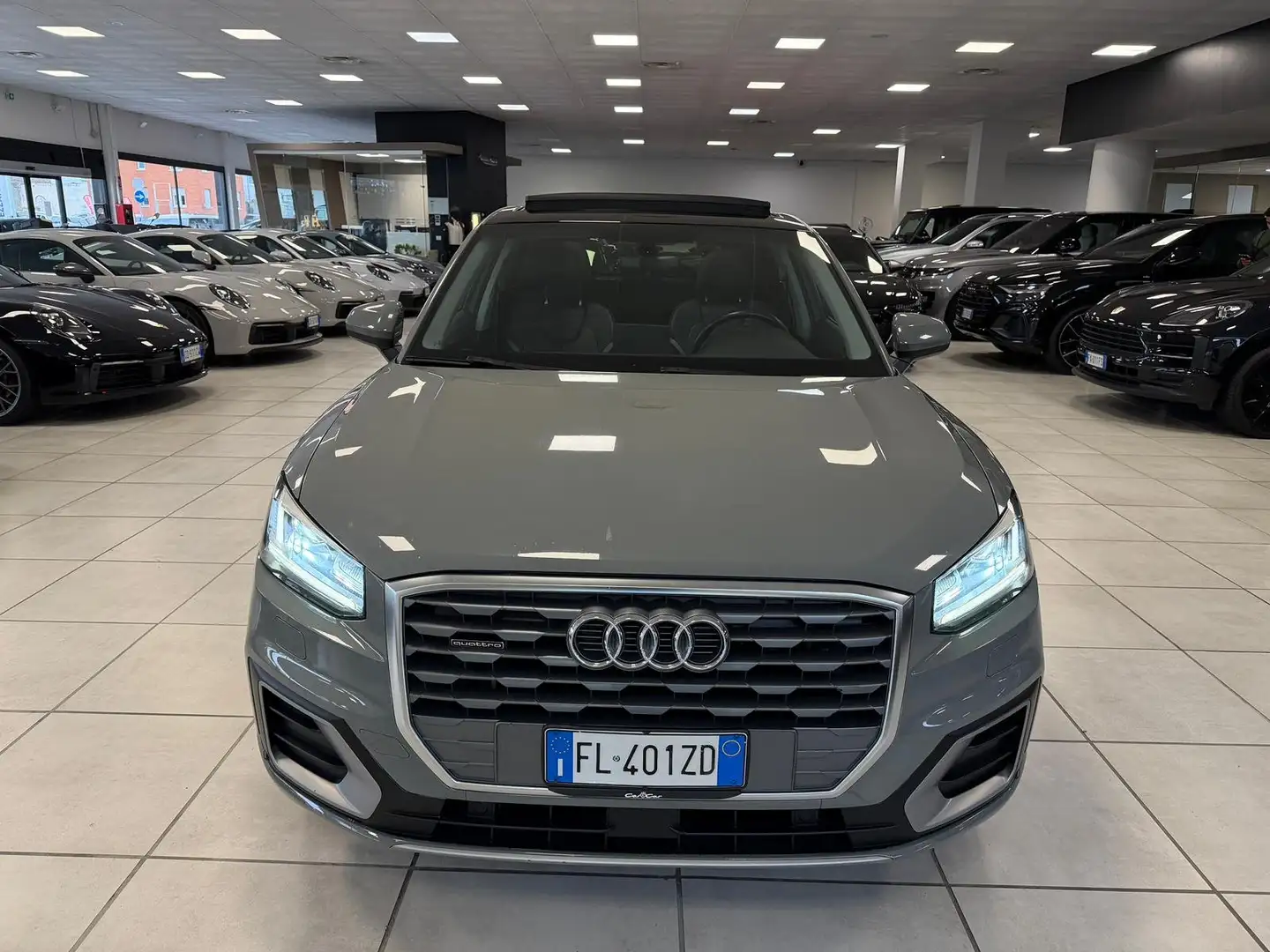 Audi Q2 2.0 tdi Design quattro 150cv s-tronic Grigio - 2