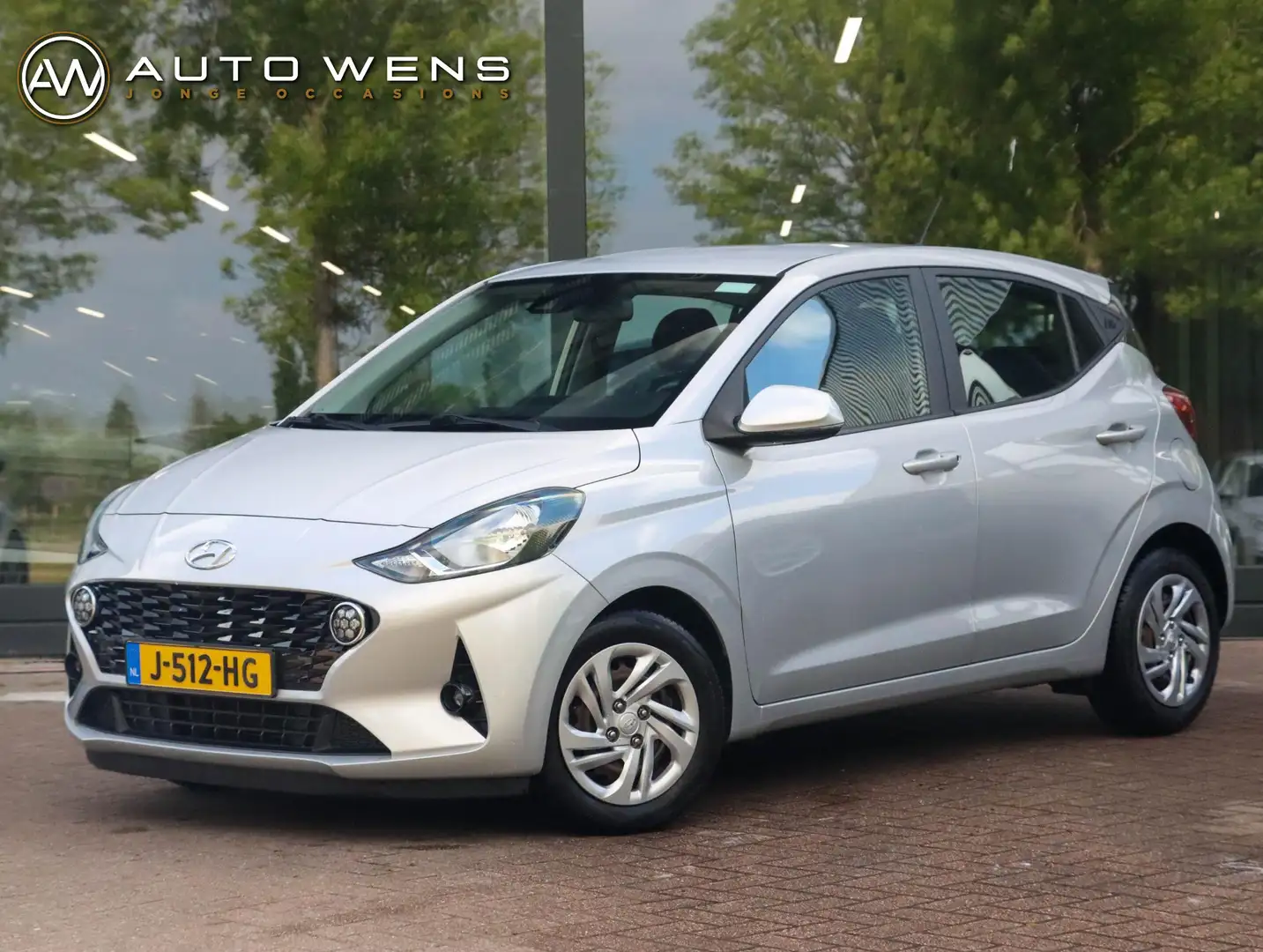 Hyundai i10 1.0 Comfort | Navigatie | Camera Gris - 1