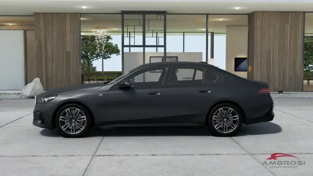 BMW 5 Series view 3