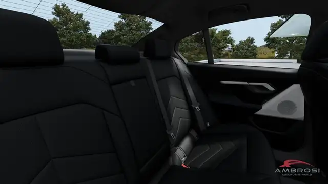 BMW 5 Series view 11