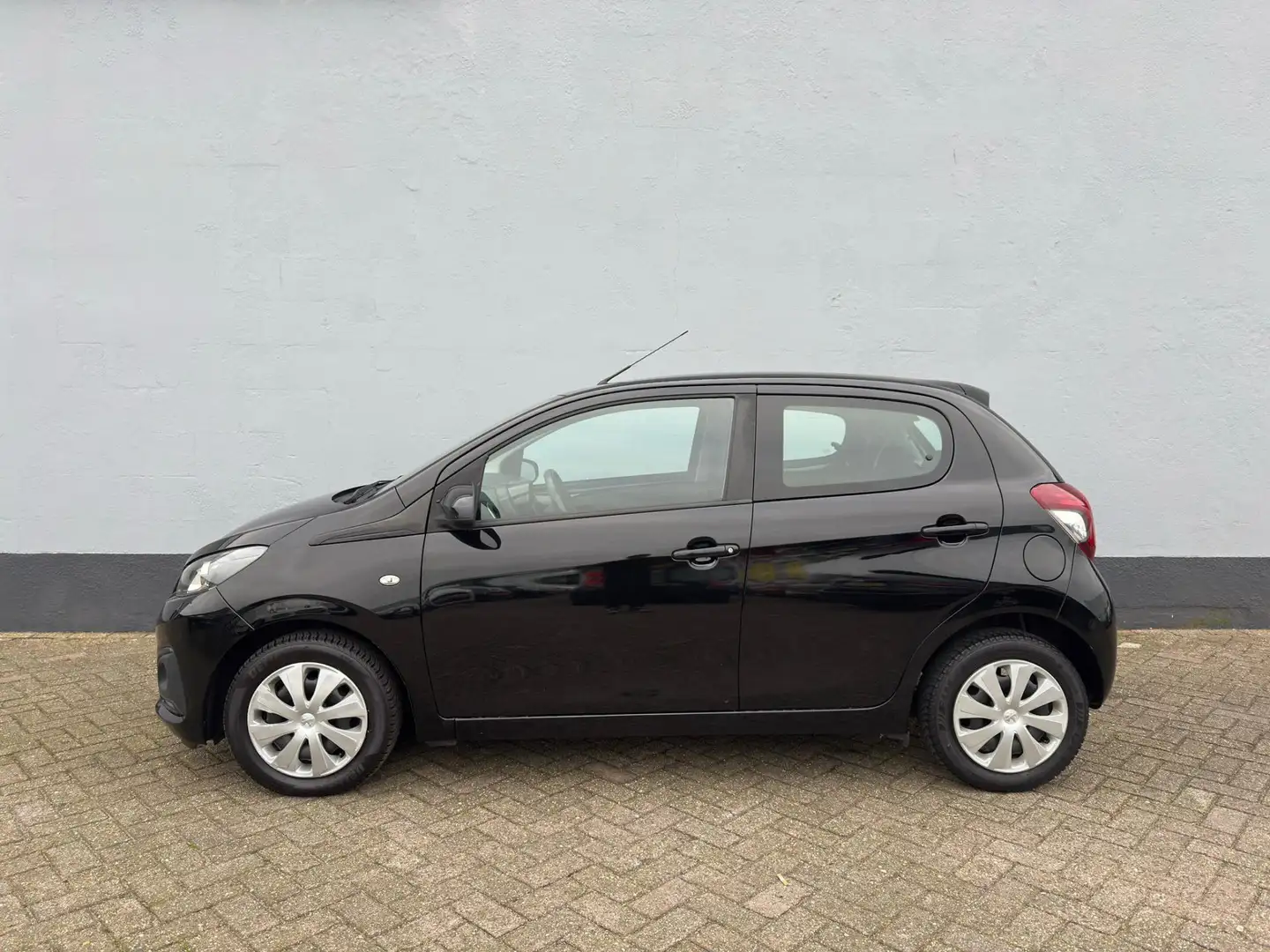 Peugeot 108 1.0 e-VTi Active 5-Deurs - Airco Černá - 2