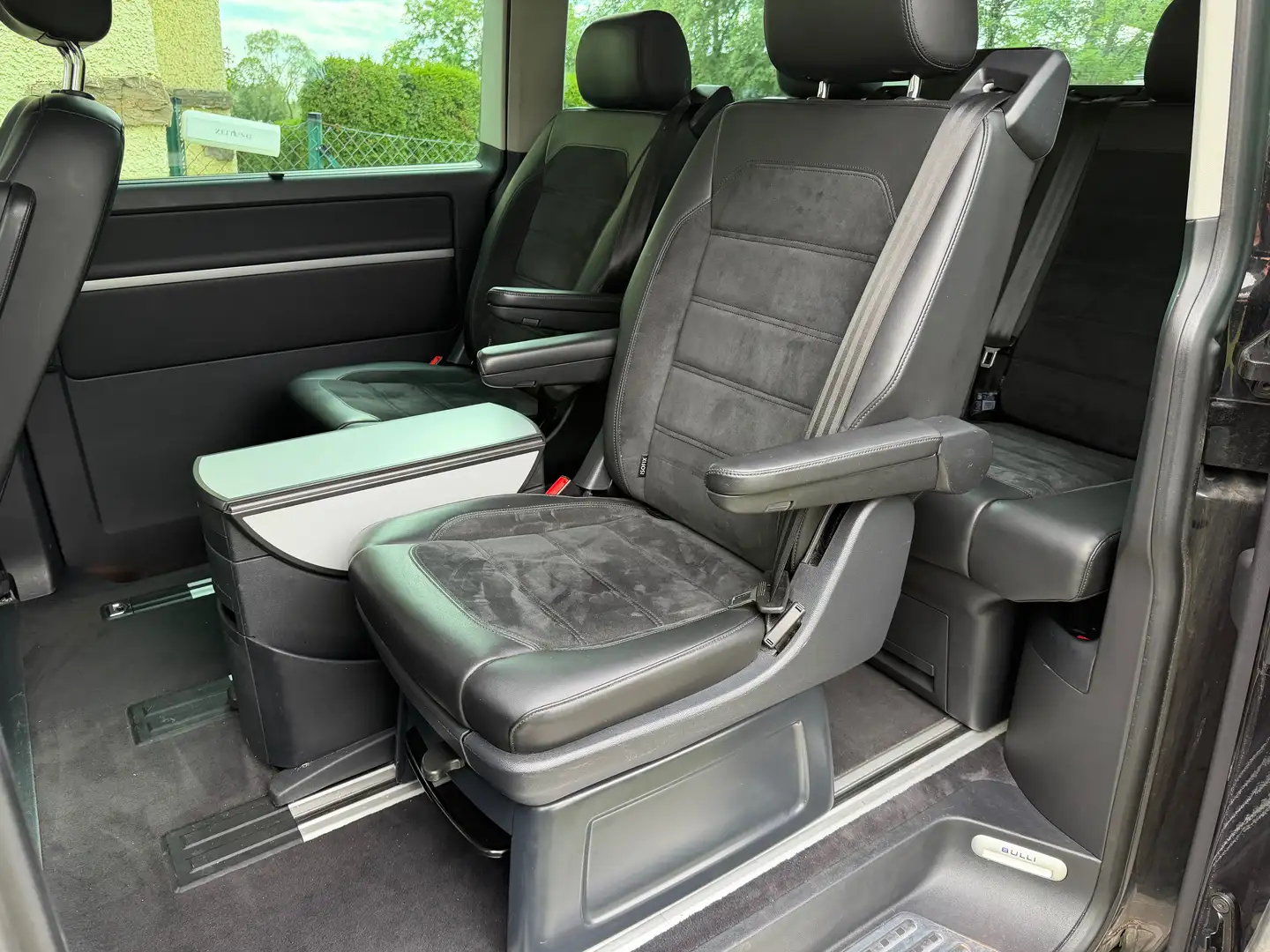 Volkswagen T6 Multivan Multivan Highline 2,0 TDI 4Motion BMT DSG Highline Schwarz - 2