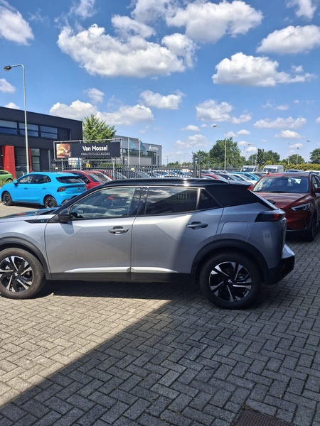 Peugeot e-2008 EV GT 50 kWh — photo 2
