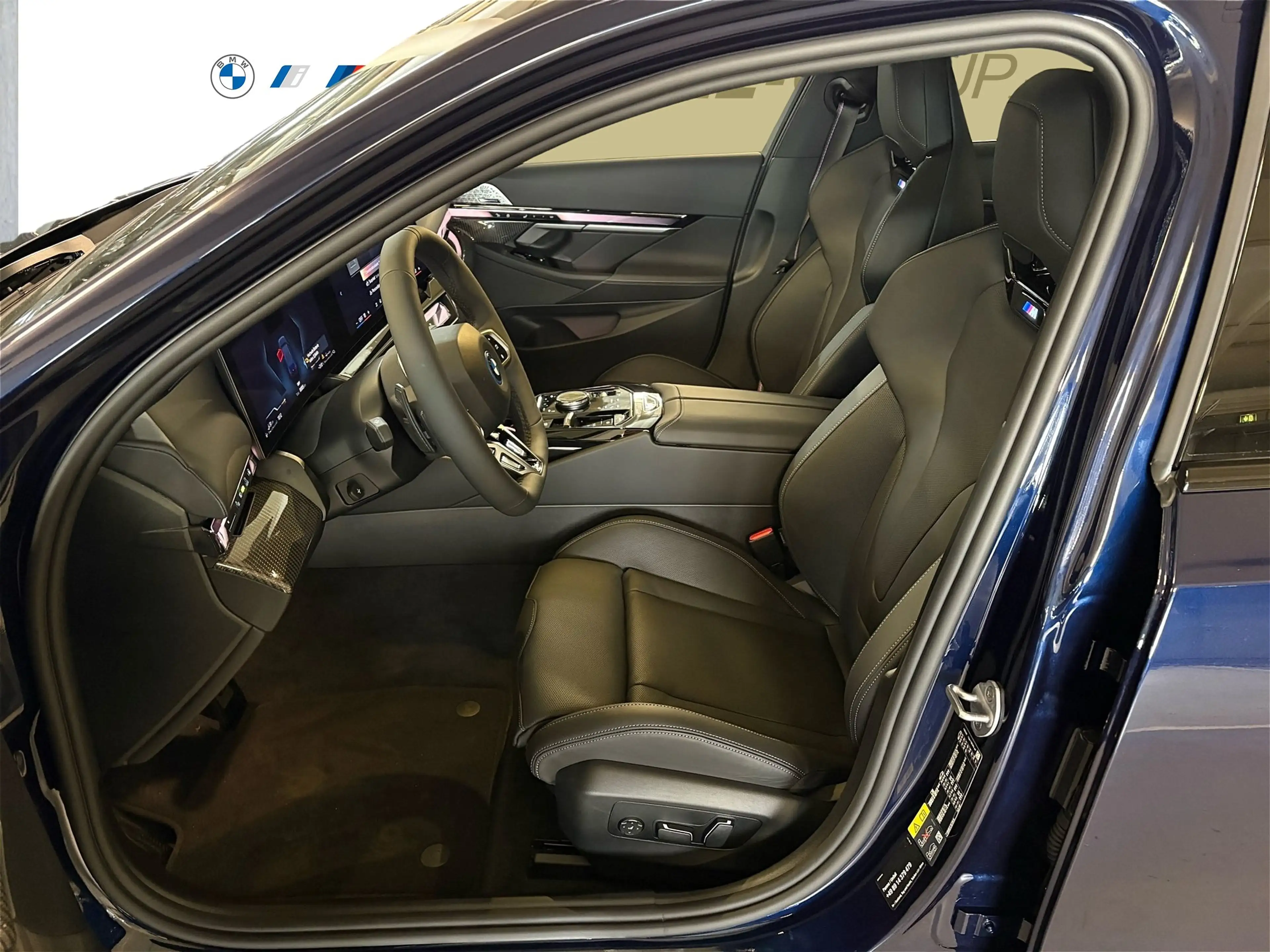 BMW 550 e xDrive Limousine M Sportpaket Head-Up DAB — photo 8