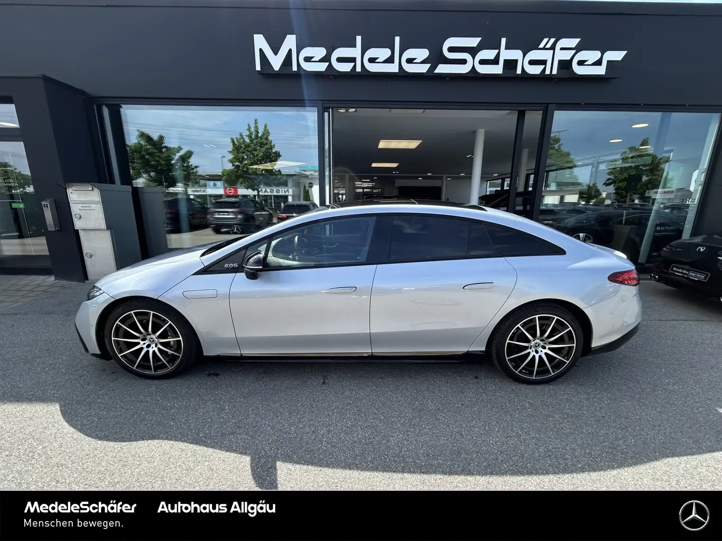 Mercedes-Benz EQS EQS 580 4M AMG Night DigLi Hyper Pano Burm3D AHK Stříbrná - 2
