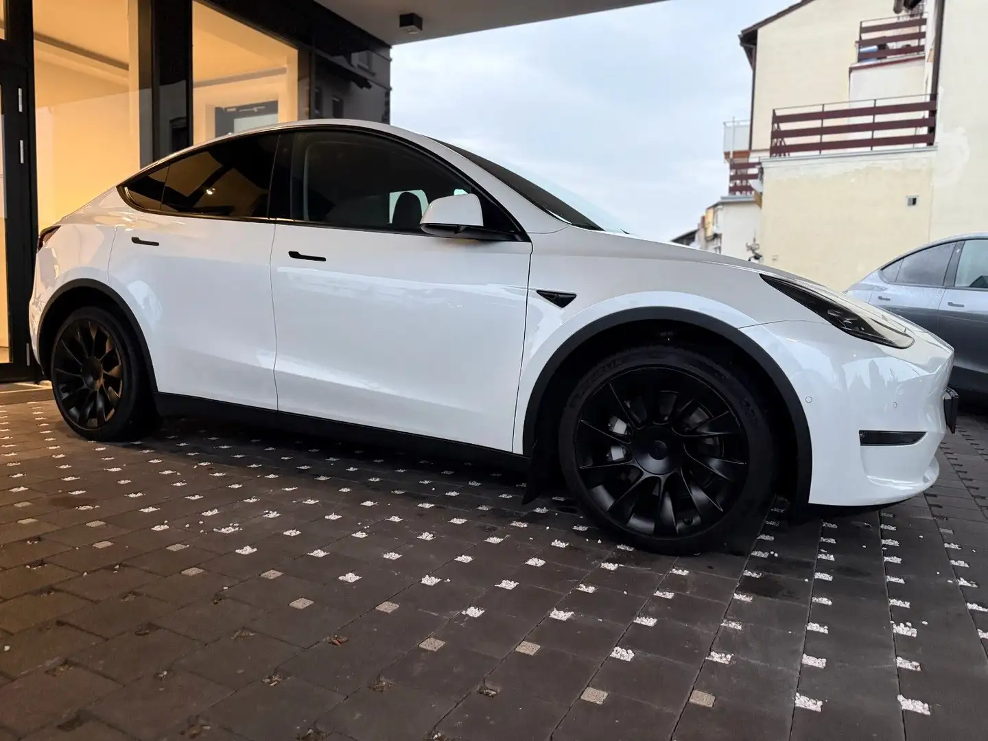 Tesla Model Y Premium LR Dual AWD*MatrixLED*20Zoll Weiß - 2