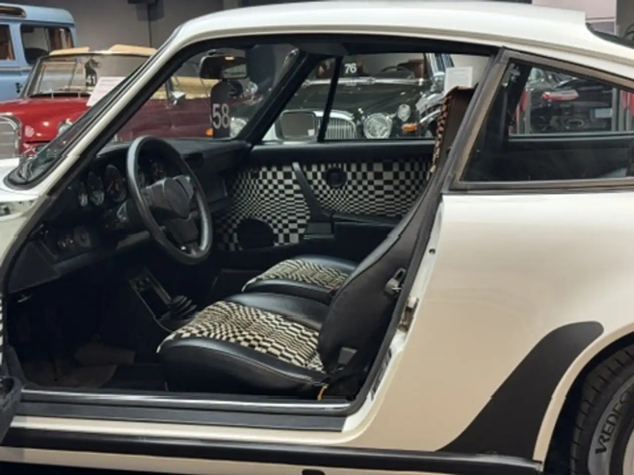 Porsche 911 SC Guter Zustand, Motor- u. Getriebrevision, komplette Historie, foto 12