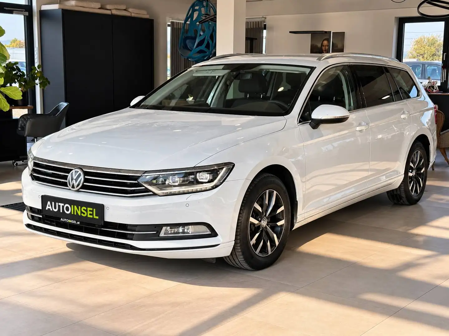 Volkswagen Passat Variant Comfortline BMT/Start-Stop+Front-Assistent+Navi+Ergo-Comfort-Sitze+Tempomat+Elektrische-Spiegel+Elektrische-Seitenspiegel - 2