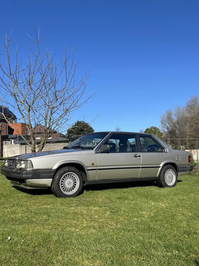 Volvo 780 Coupé Bertone - 1