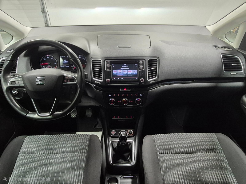 SEAT Alhambra 7-Sitzer/Bi-Xenon/Navi/SHZ/Kam/AHK/17LM — photo 11