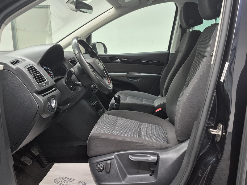 SEAT Alhambra 7-Sitzer/Bi-Xenon/Navi/SHZ/Kam/AHK/17LM — photo 8