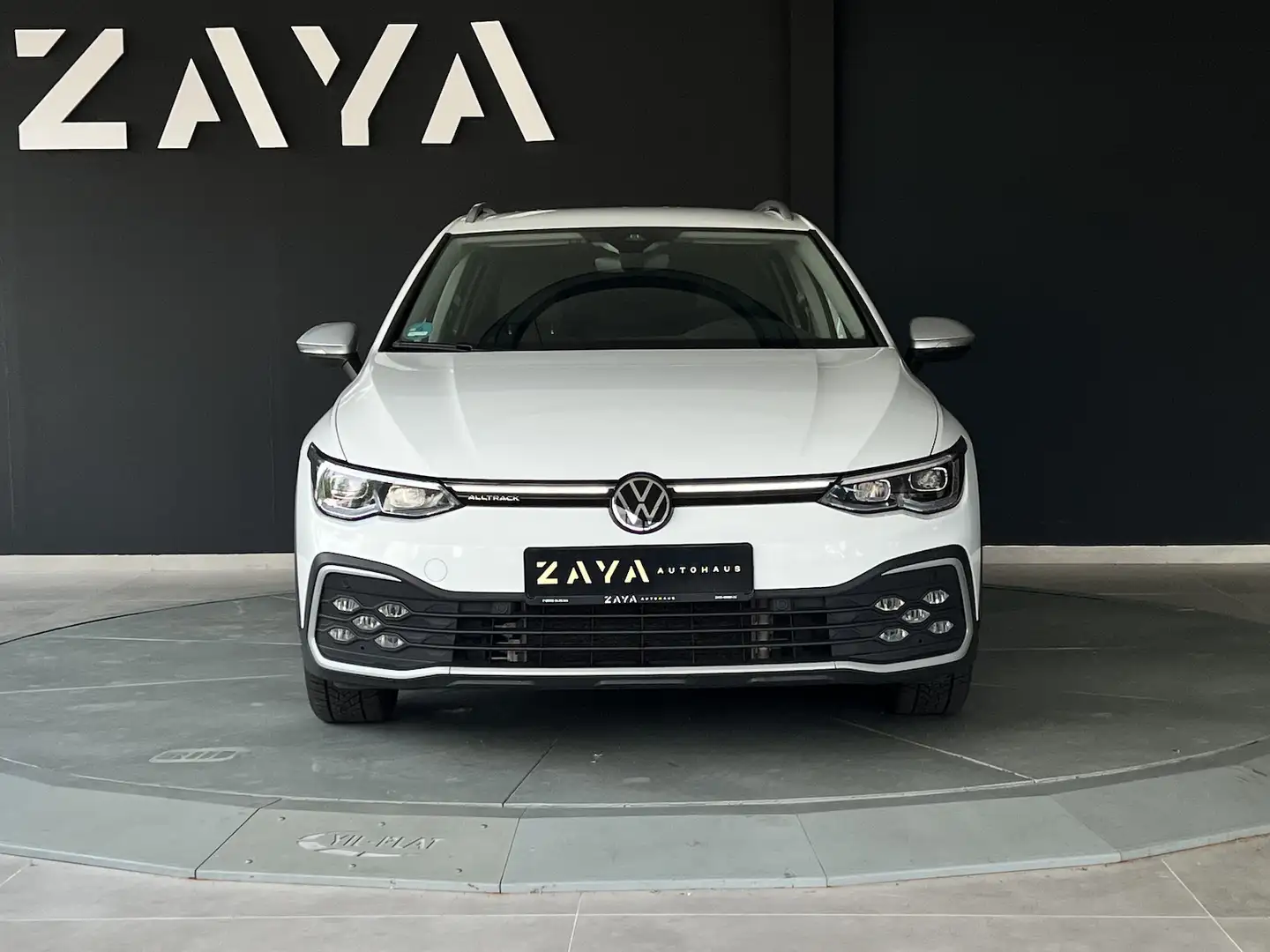 Volkswagen Golf Variant 8 2.0 TDI 4MOTION*AHK*NAVI Weiß - 2