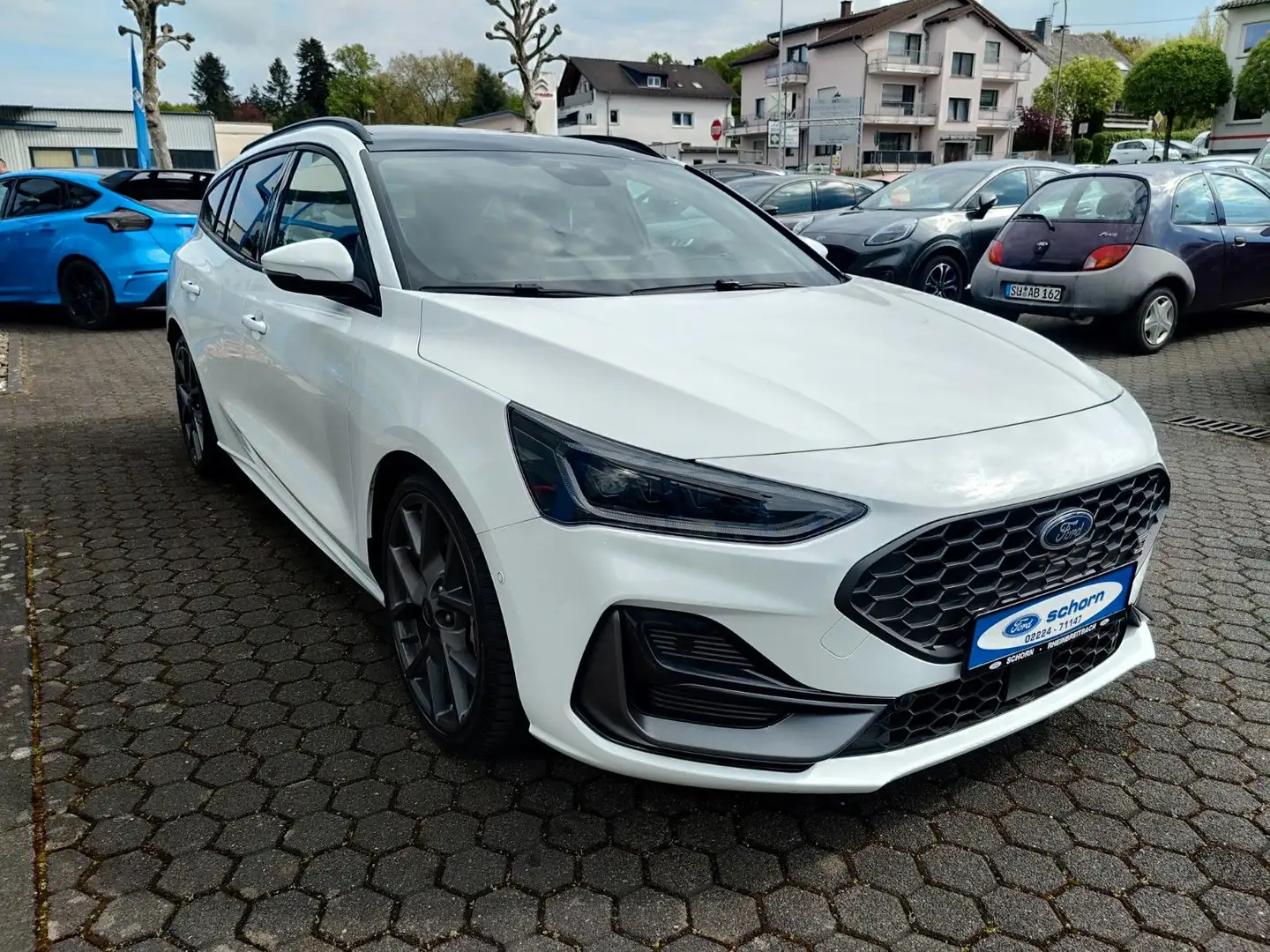 Ford Focus Turnier ST X Automatik AHK Blanc - 1