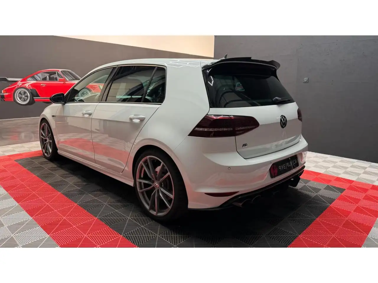Volkswagen Golf R — photo 3