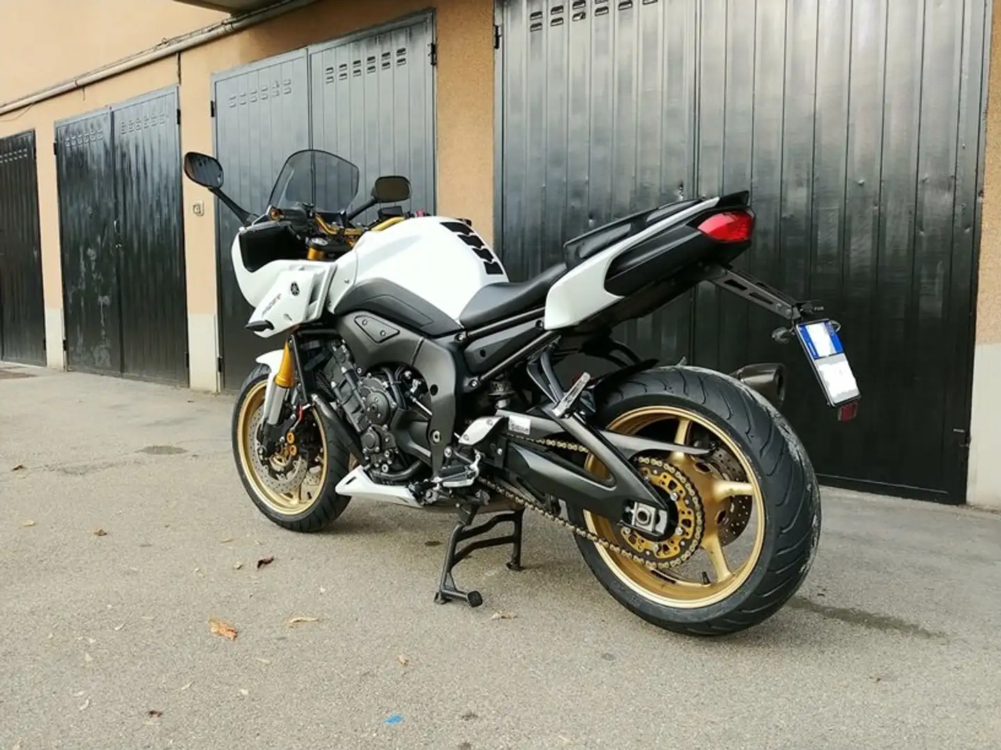 Yamaha FZ 8 Fazer Blanco - 2