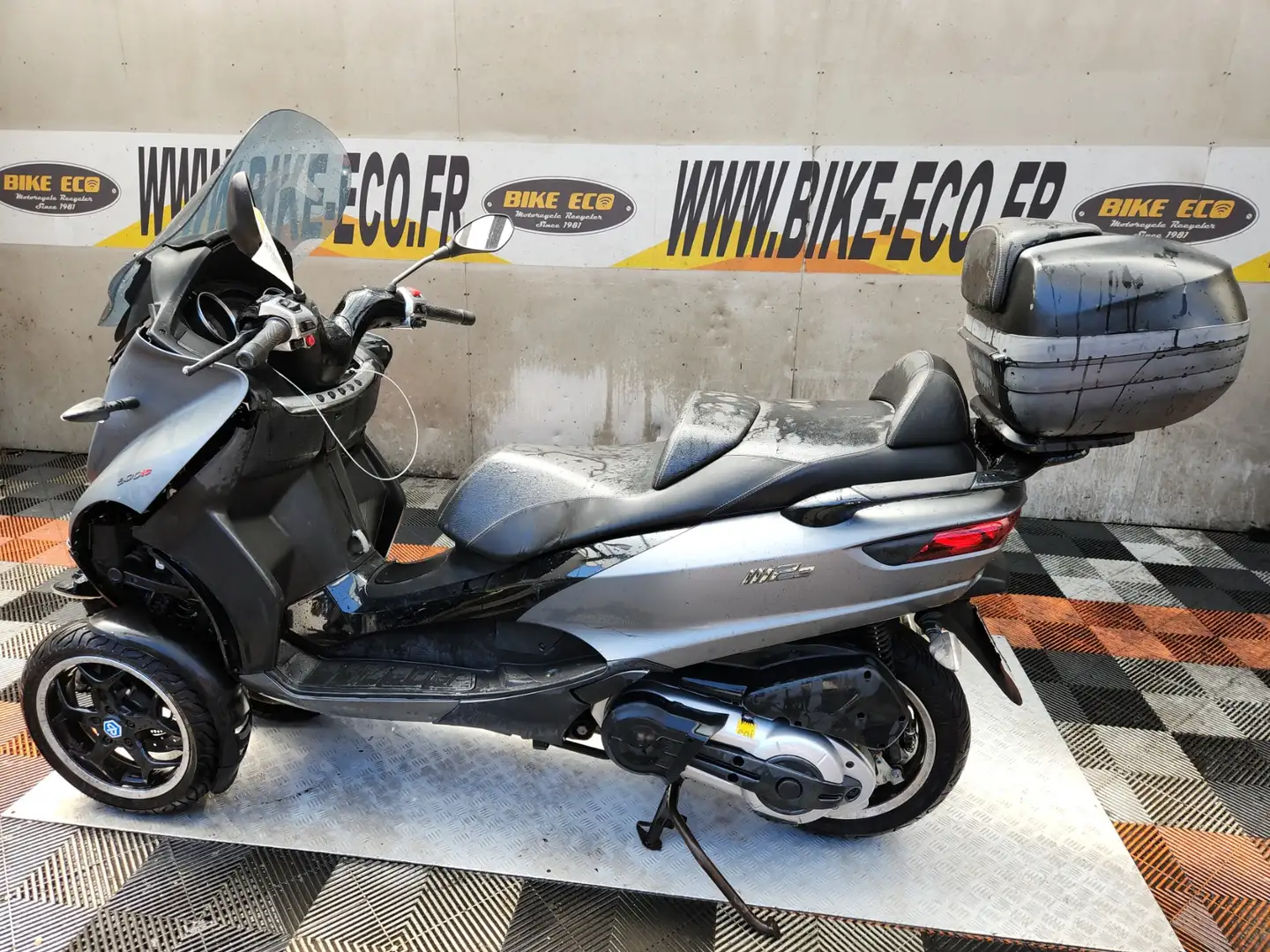 Piaggio MP3 500 Gris - 2