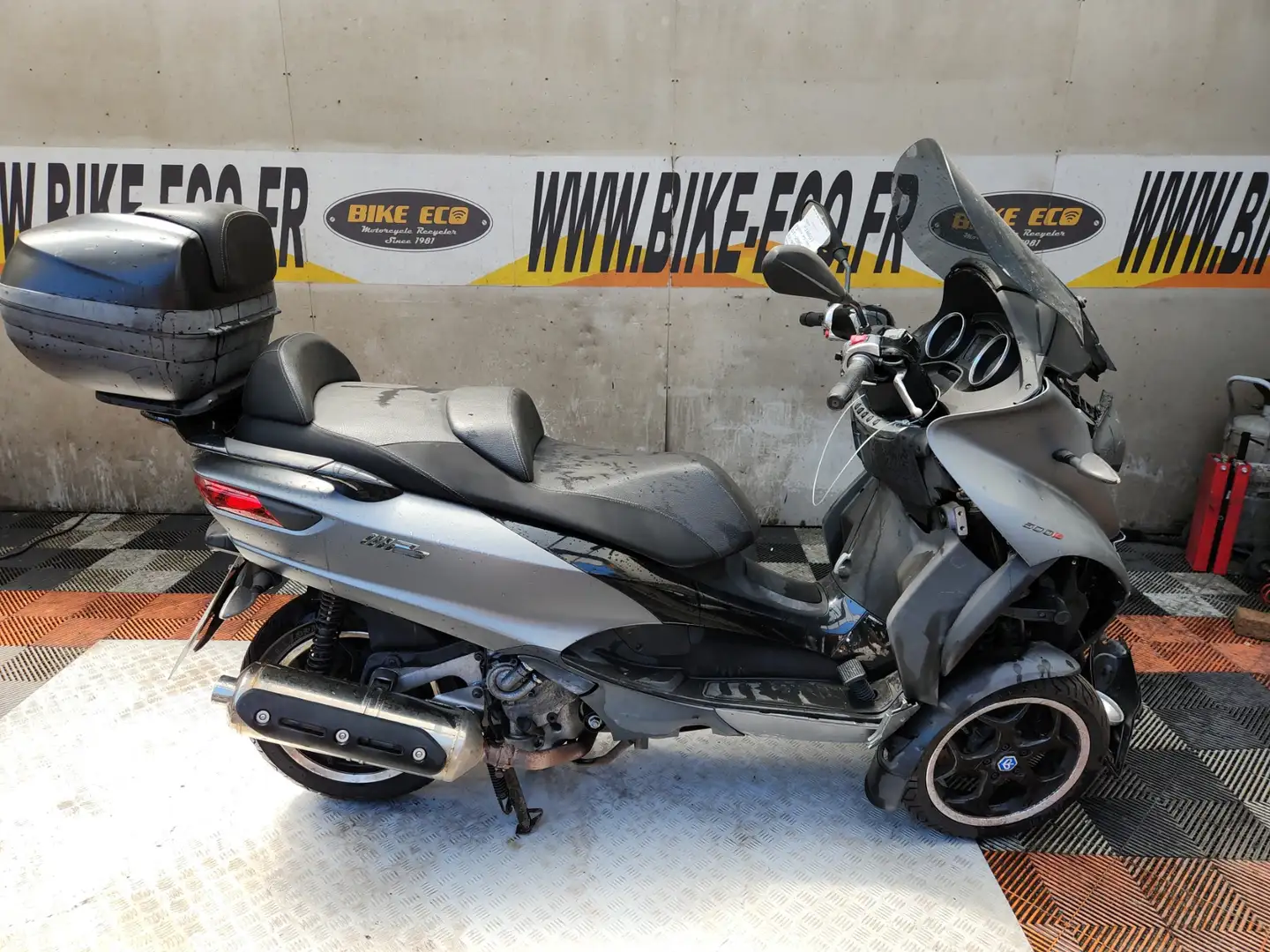 Piaggio MP3 500 Gris - 1