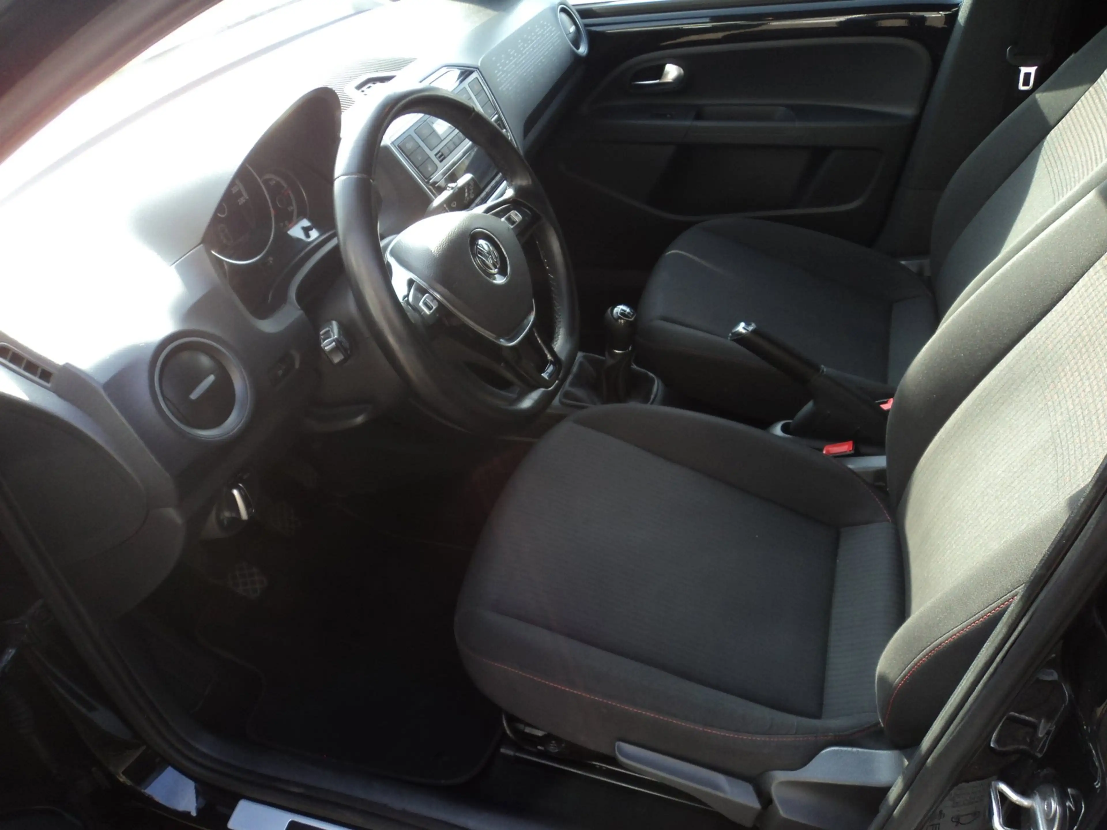 Volkswagen up! 1.0 BMT high up! Cruise PDC Stoelverwarming — photo 10
