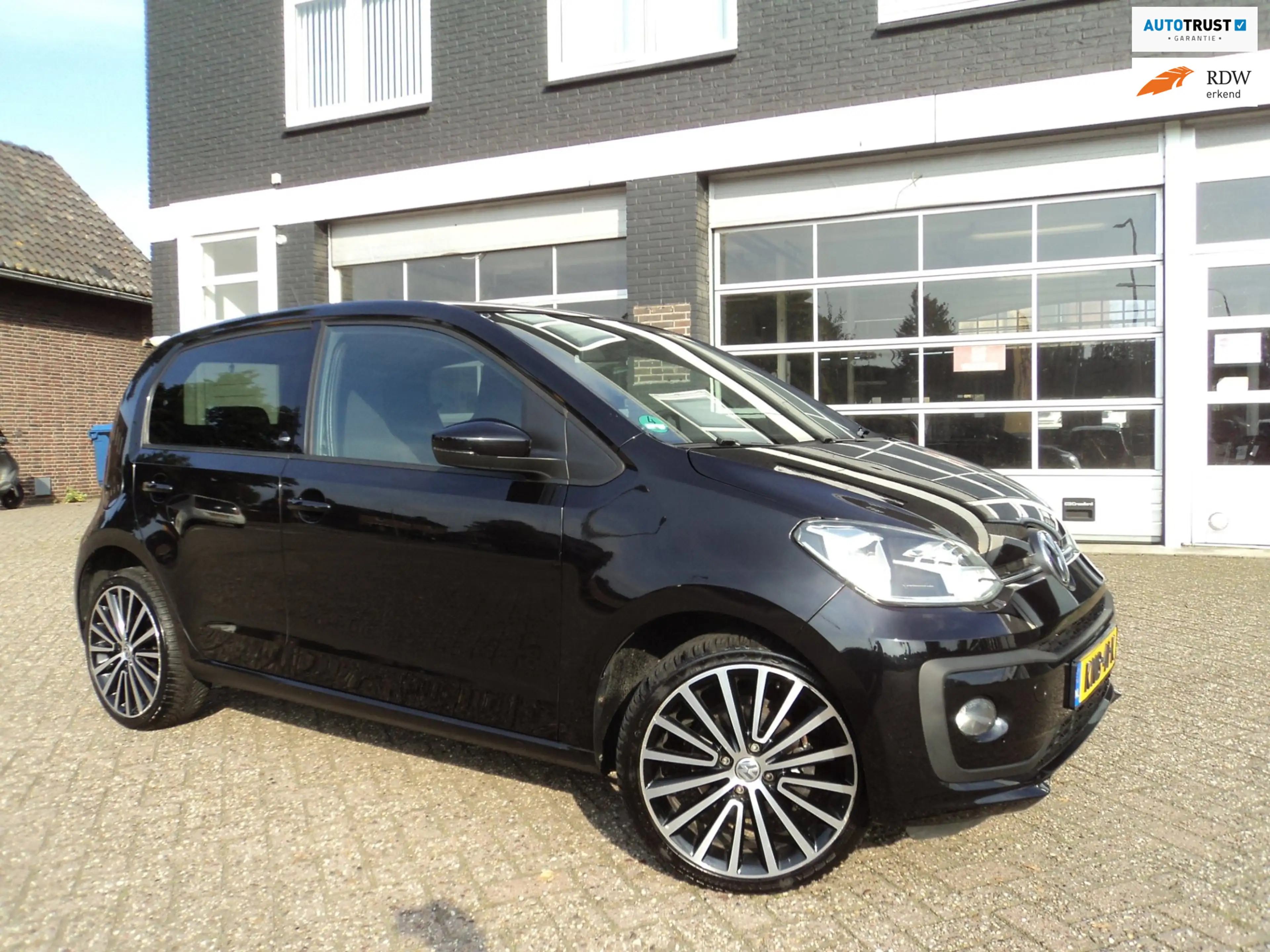 Volkswagen up! 1.0 BMT high up! Cruise PDC Stoelverwarming