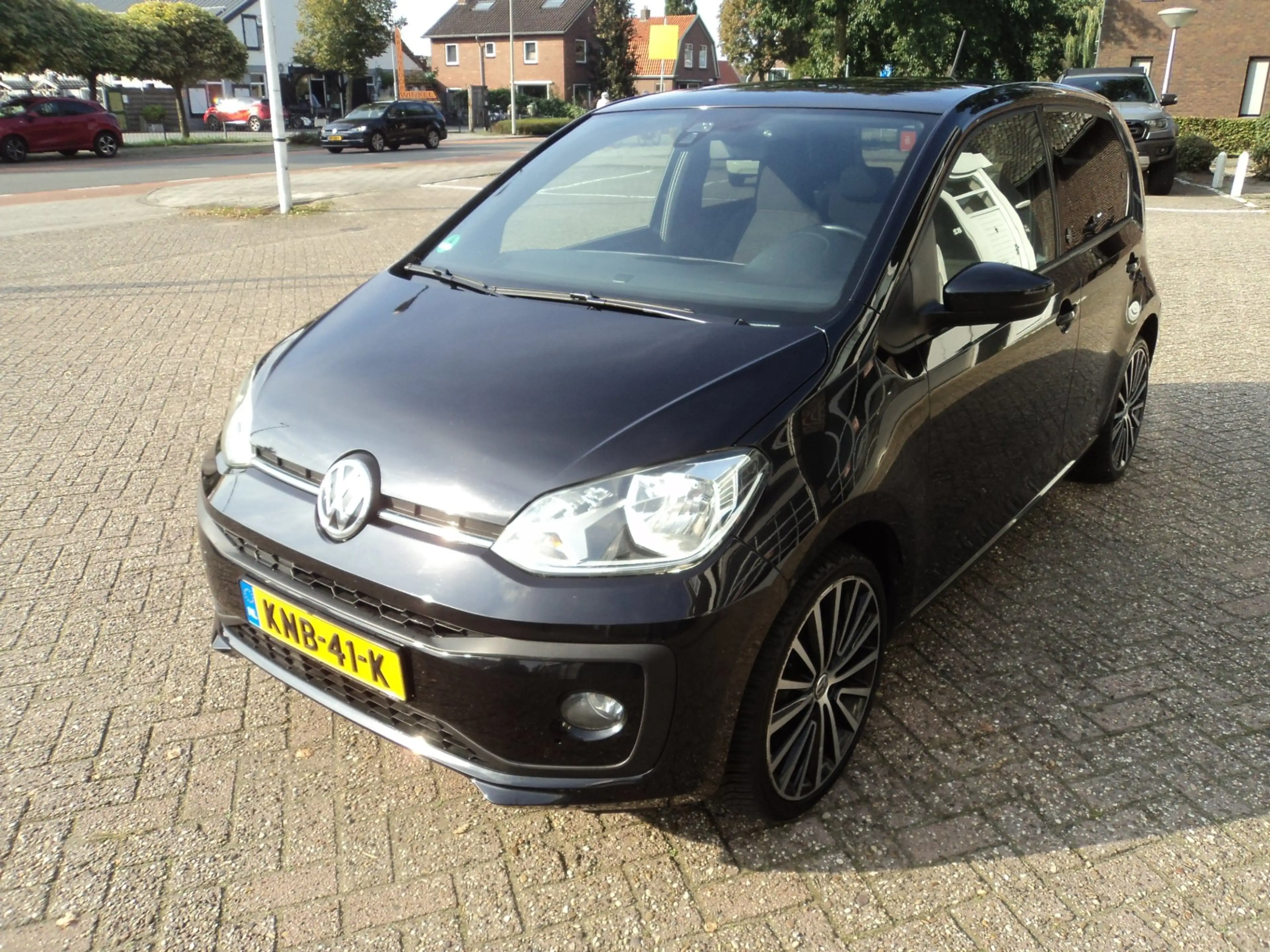 Volkswagen up! 1.0 BMT high up! Cruise PDC Stoelverwarming — photo 3