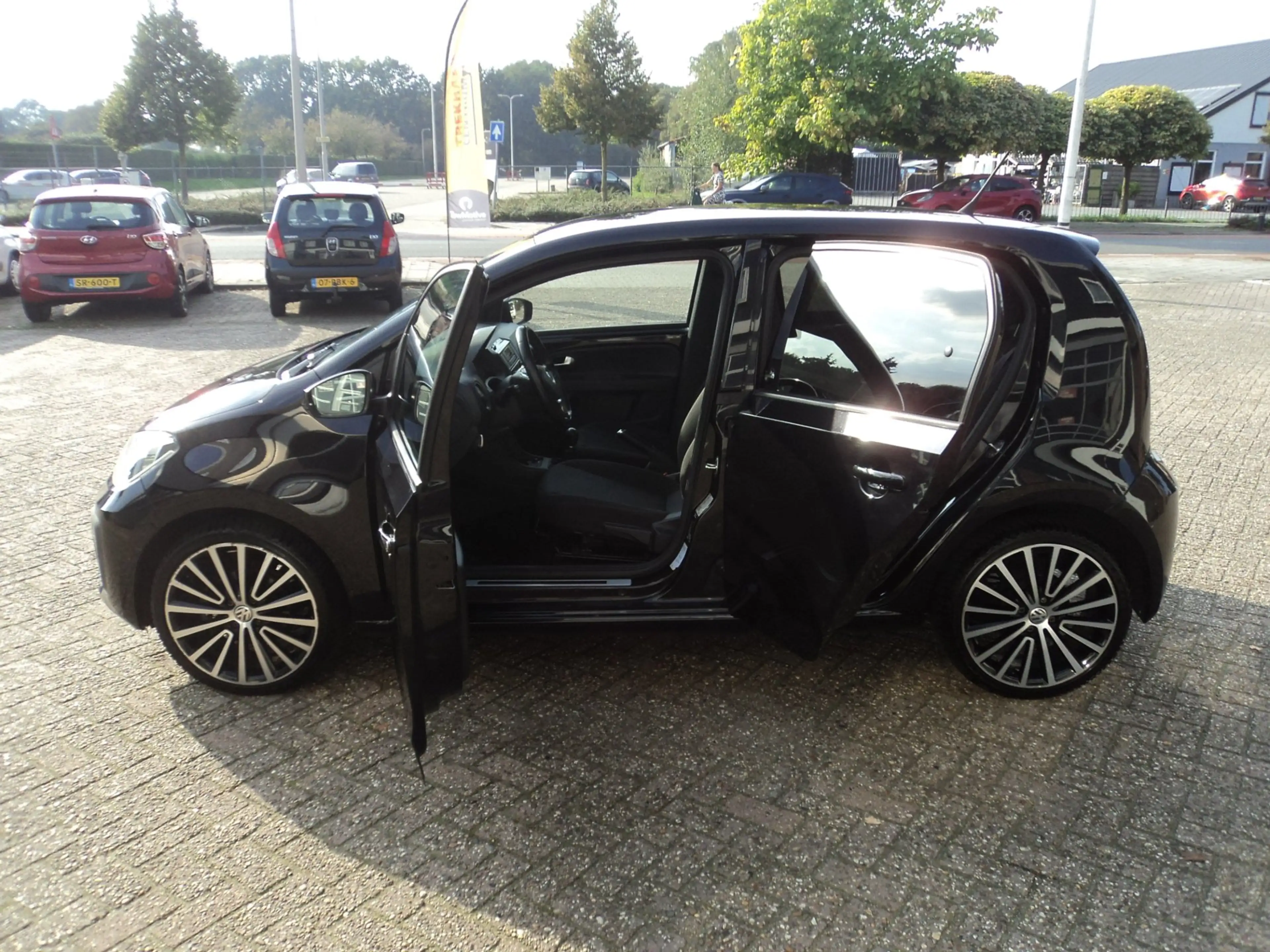 Volkswagen up! 1.0 BMT high up! Cruise PDC Stoelverwarming — photo 9