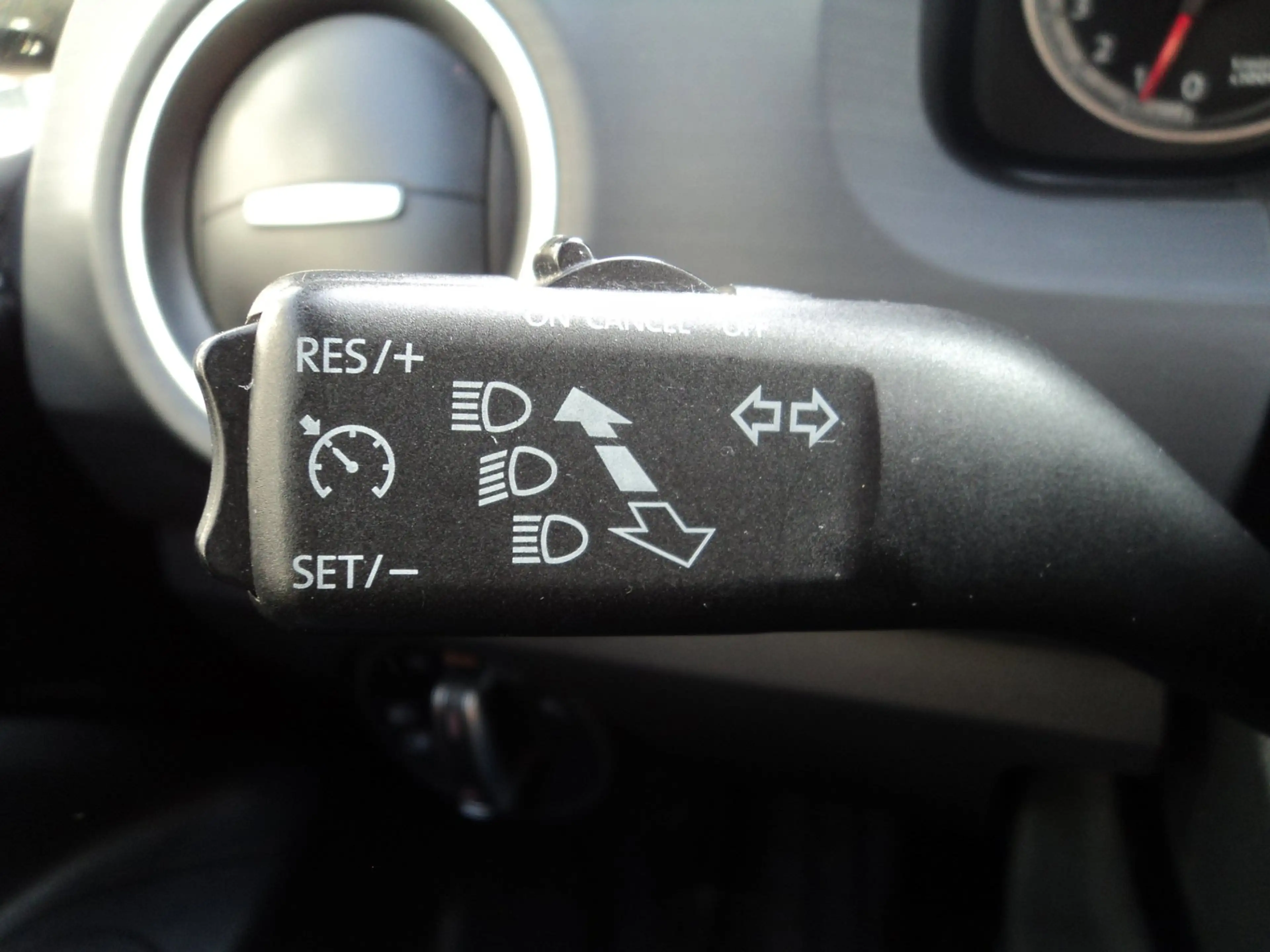 Volkswagen up! 1.0 BMT high up! Cruise PDC Stoelverwarming — photo 13