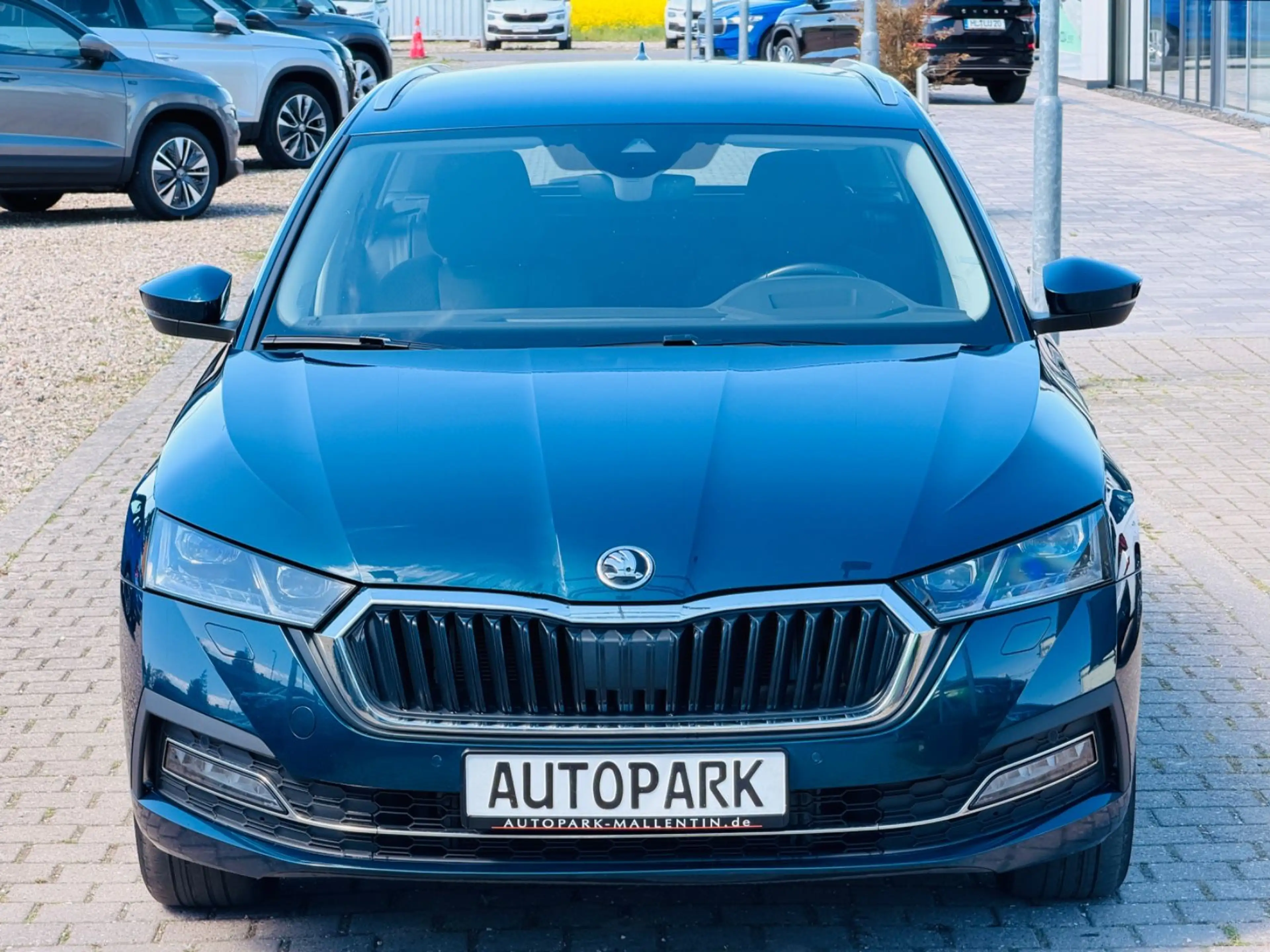 Skoda Octavia Combi Style *1.HAND*AHK*LED*HEAD UP* — photo 2