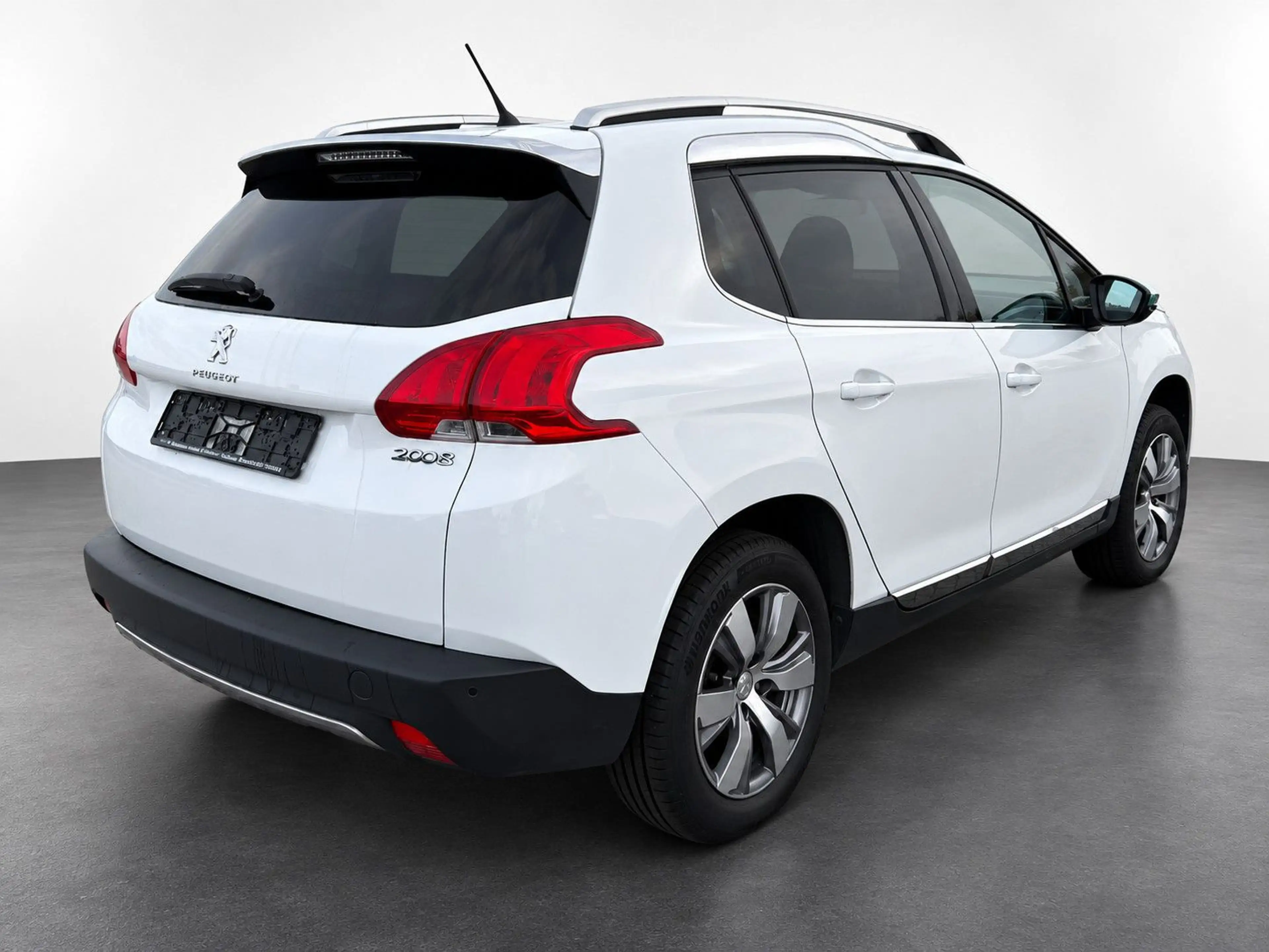 Peugeot 2008 Allure LED LEDER PDC TEMPO AMBIENTE 1.HAND — photo 6