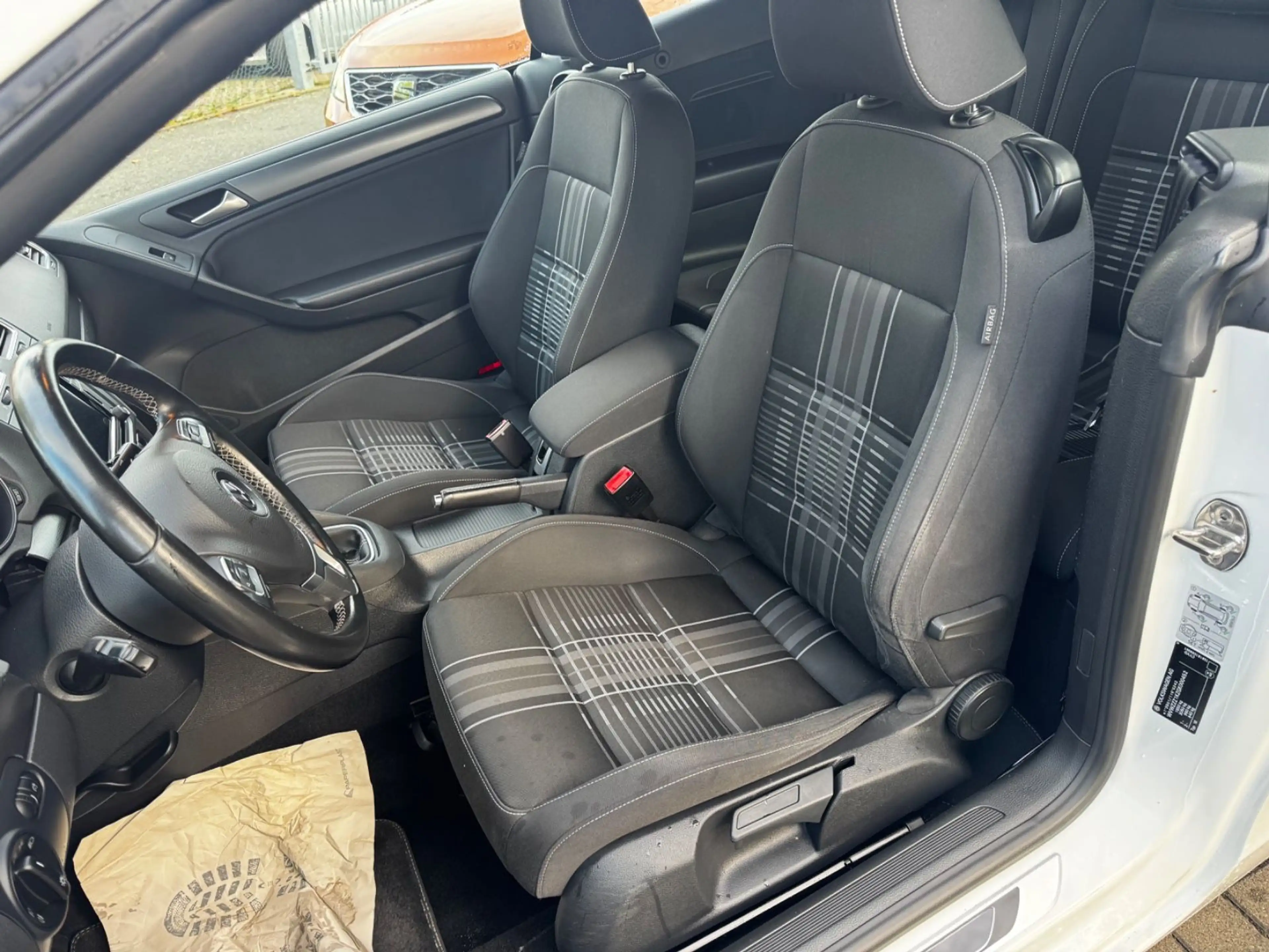 Volkswagen Golf VI Cabriolet Lounge BMT — photo 15