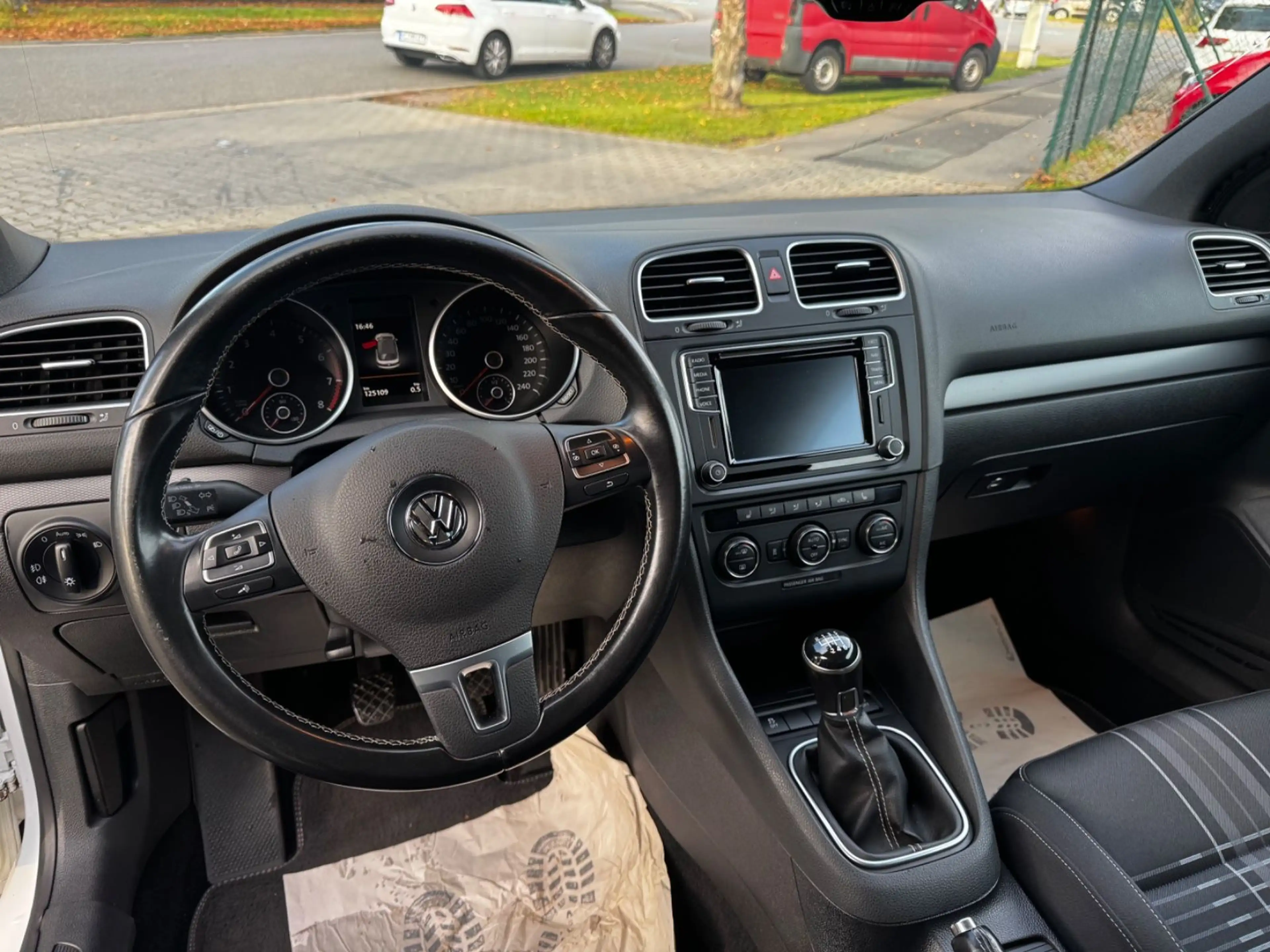 Volkswagen Golf VI Cabriolet Lounge BMT — photo 13