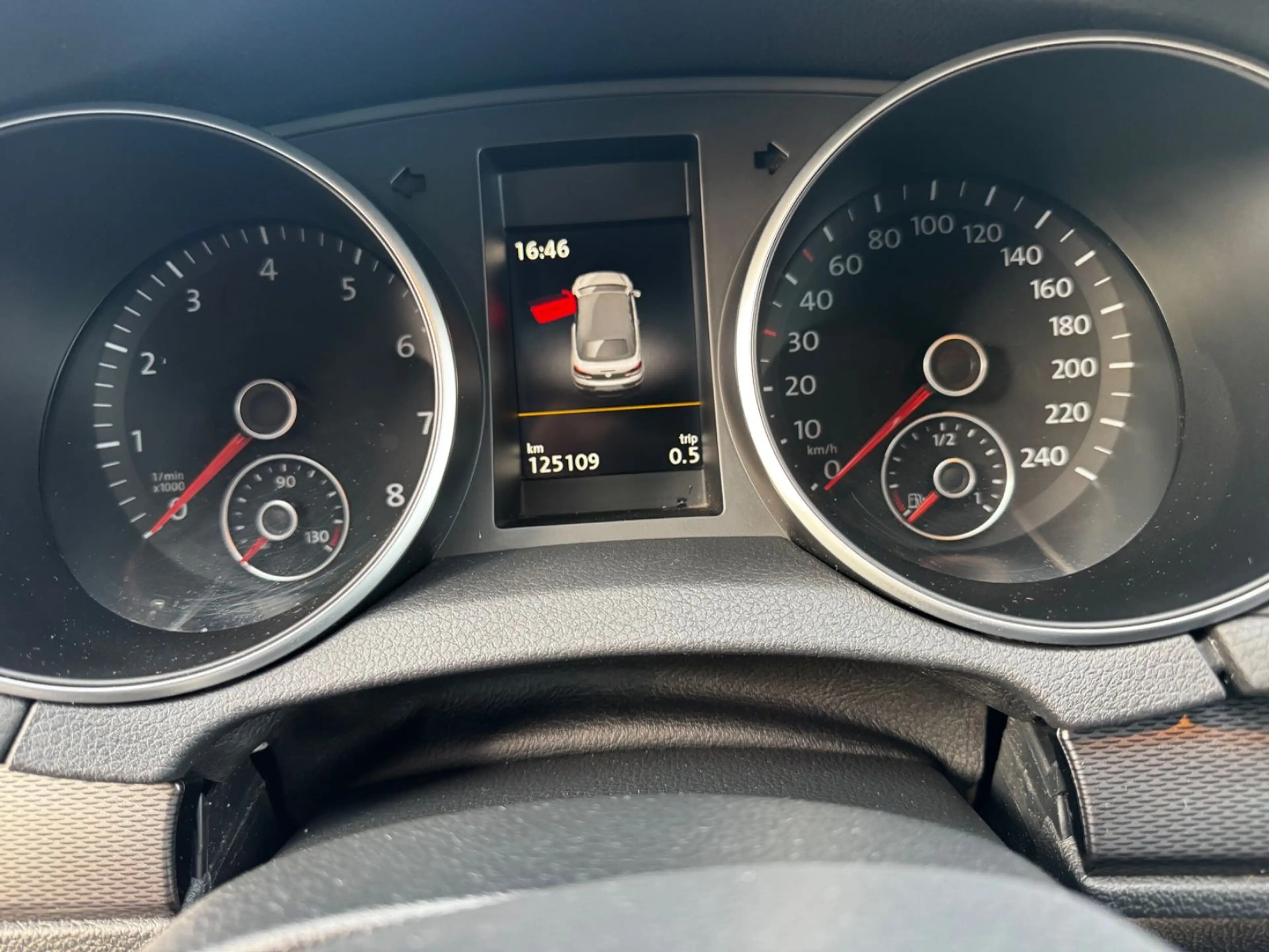 Volkswagen Golf VI Cabriolet Lounge BMT — photo 12
