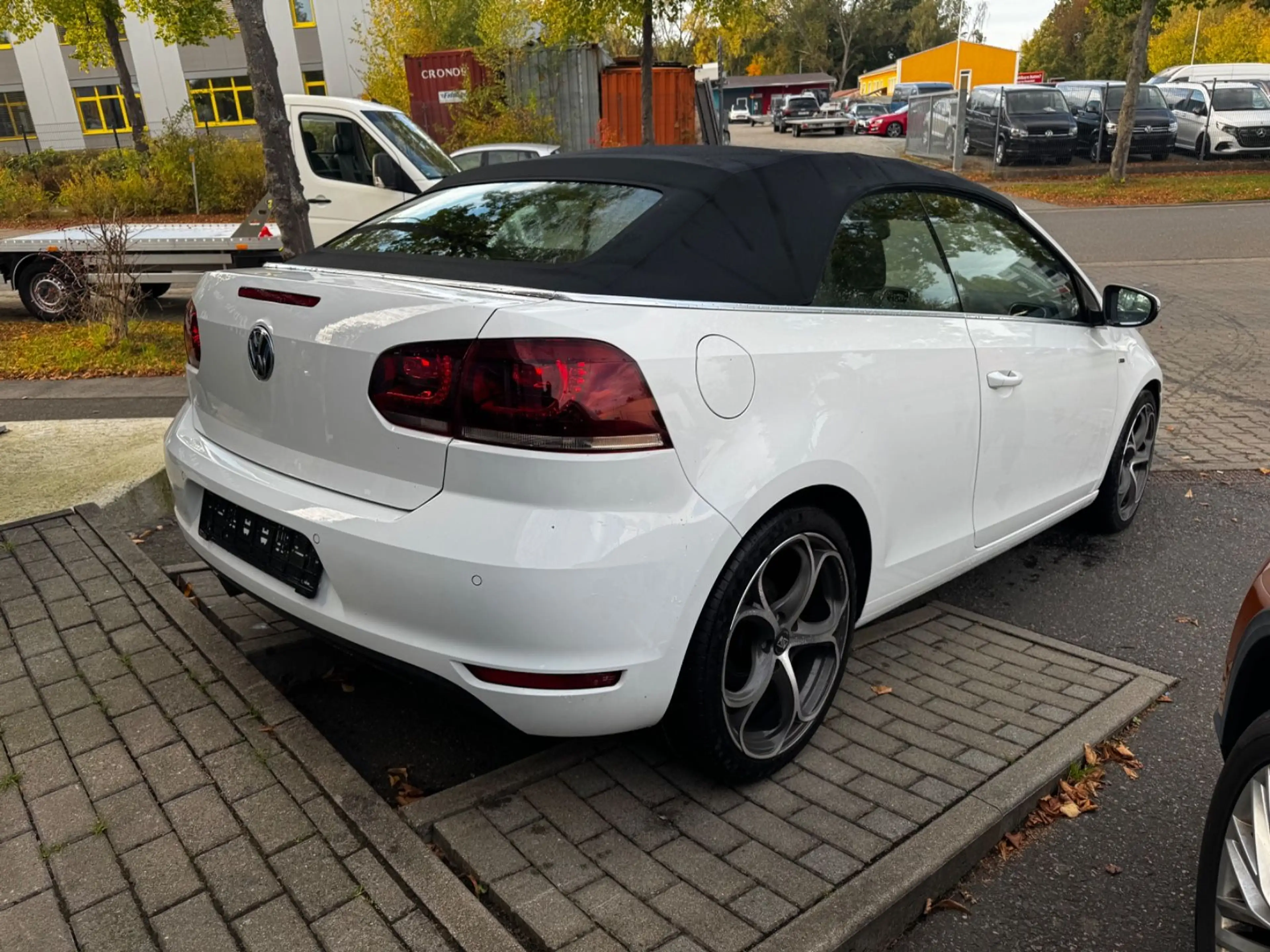 Volkswagen Golf VI Cabriolet Lounge BMT — photo 5