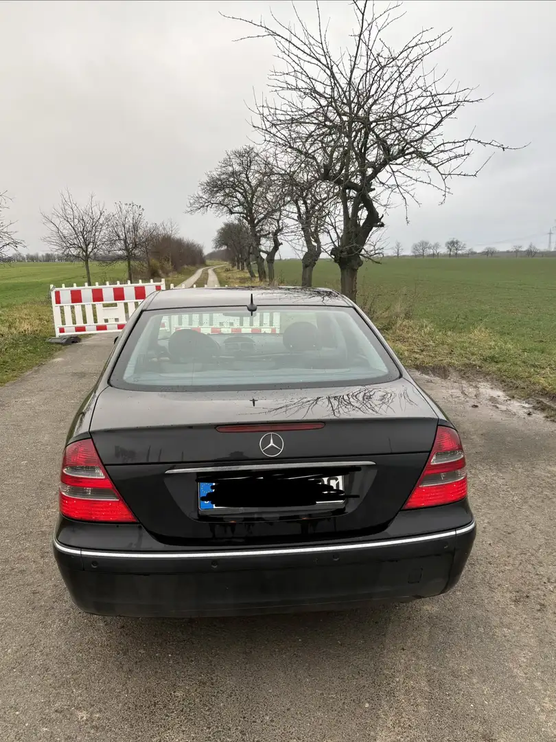 Mercedes-Benz E 270 E 270 CDI (211.016) Schwarz - 2