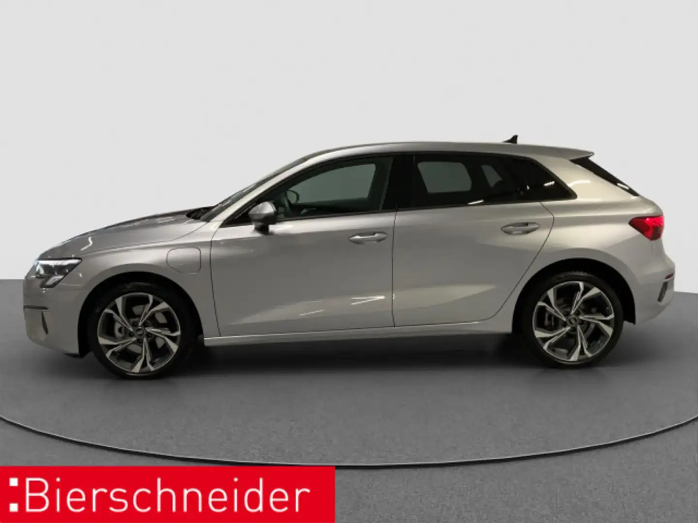 Audi A3 Sportback (8YA) Silber - 2