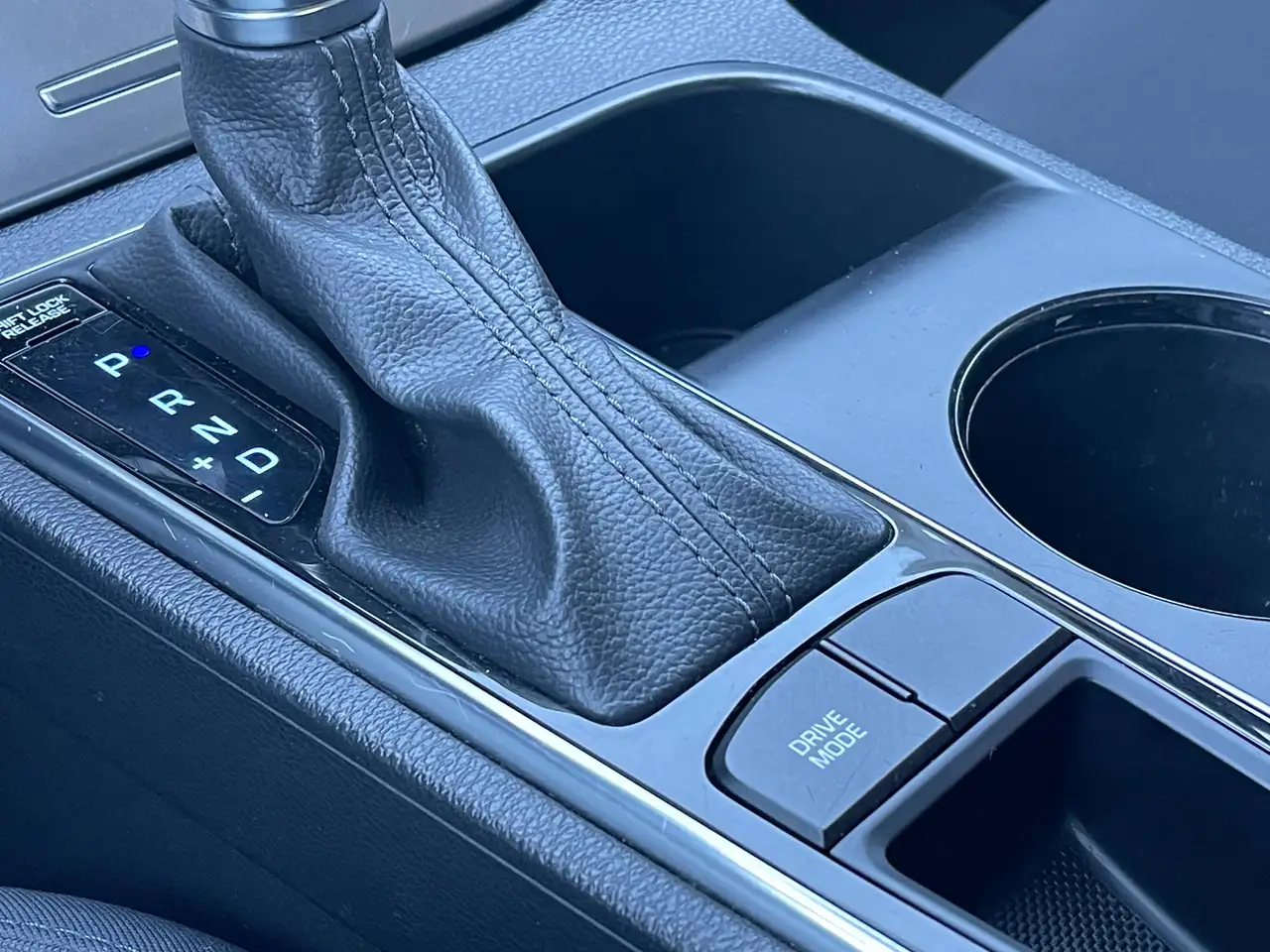 Hyundai SONATA снимка Hyundai SONATA