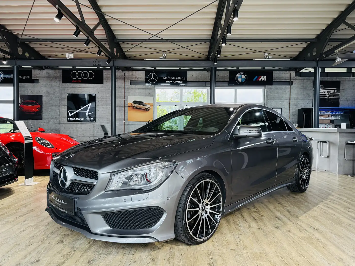 Mercedes-Benz CLA 200 AMG Line*KAMERA*19 ZOLL*2.HAND Grau - 1
