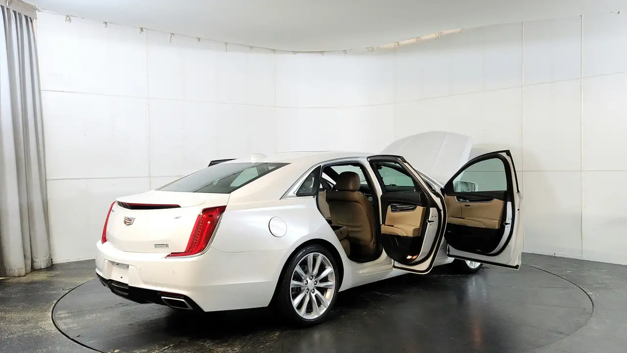 Cadillac XTS снимка Cadillac XTS