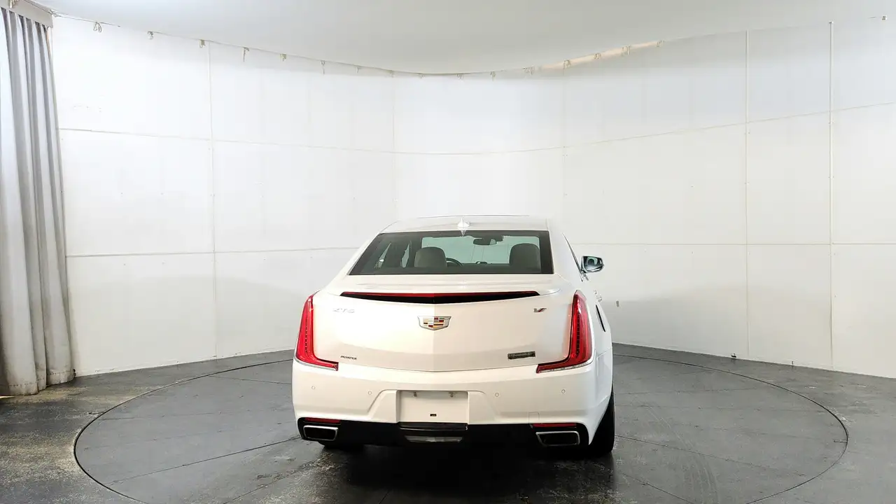 Cadillac XTS снимка Cadillac XTS