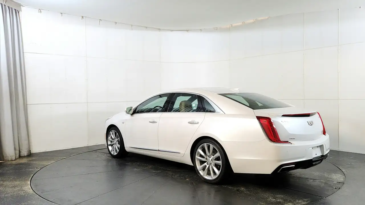 Cadillac XTS снимка Cadillac XTS