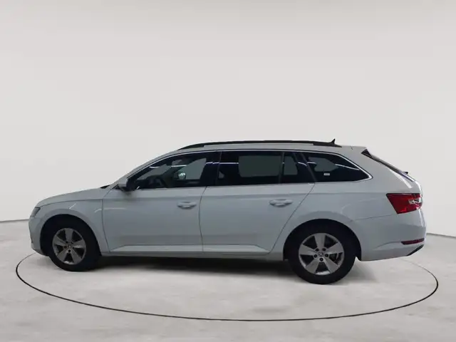 Skoda Superb view 6