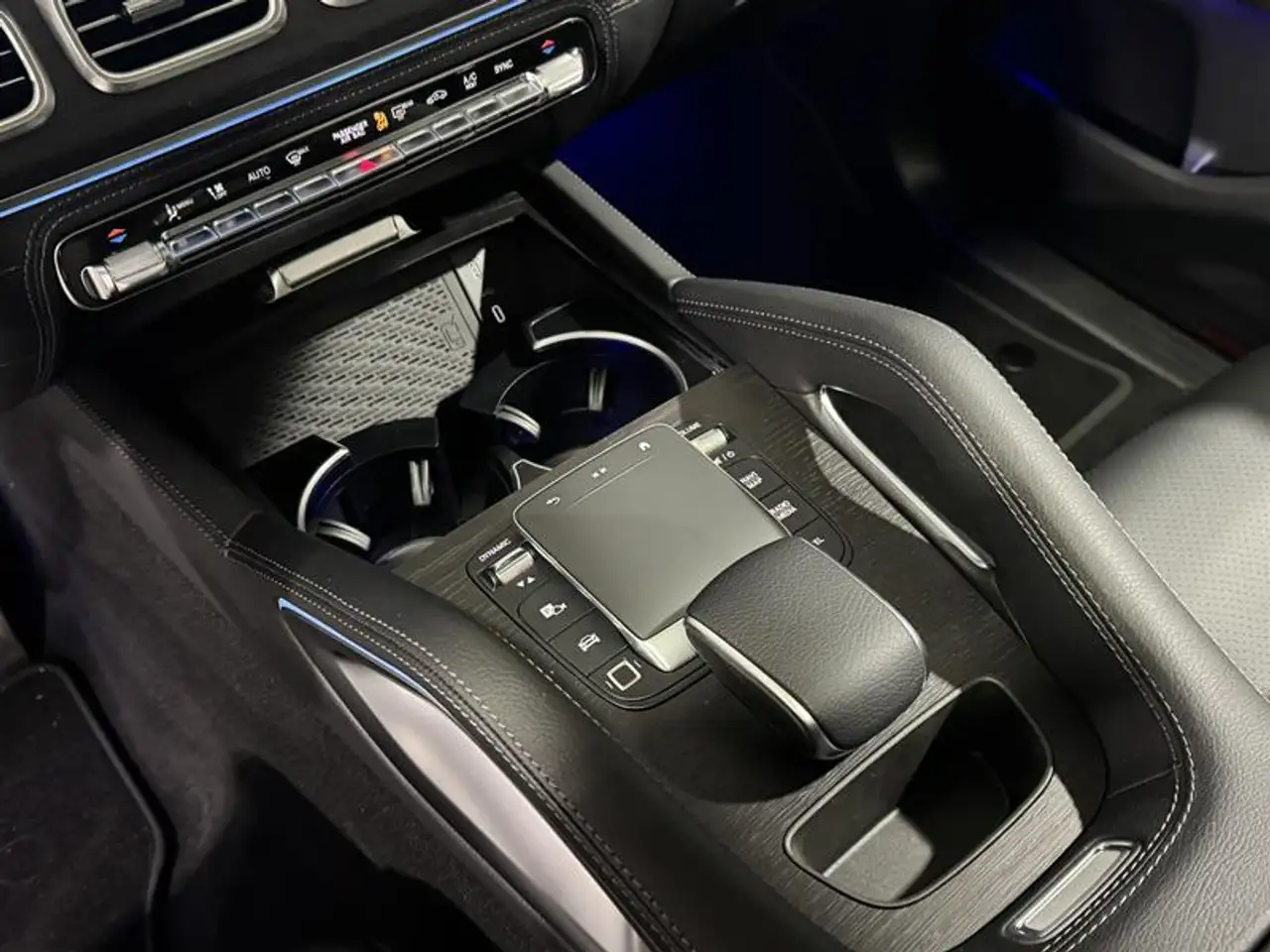 Mercedes-Benz GLE снимка Mercedes-Benz GLE