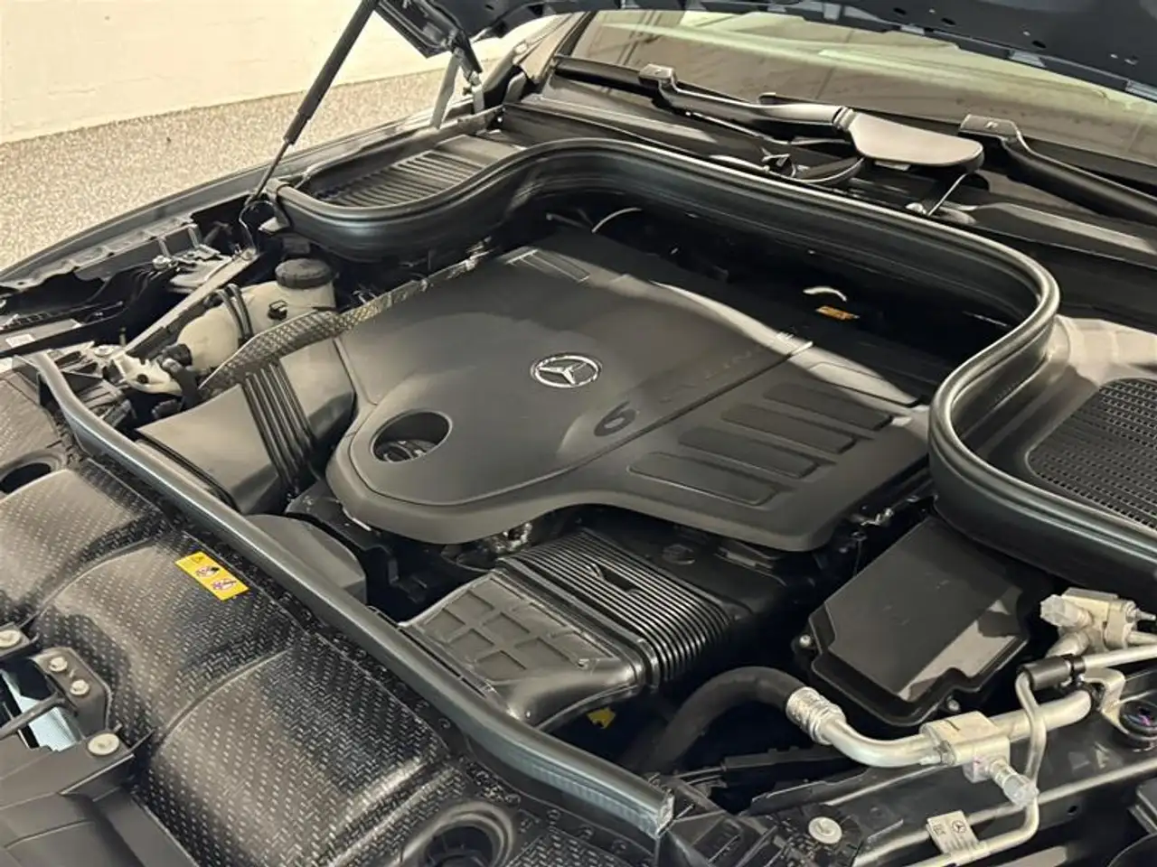 Mercedes-Benz GLE снимка Mercedes-Benz GLE