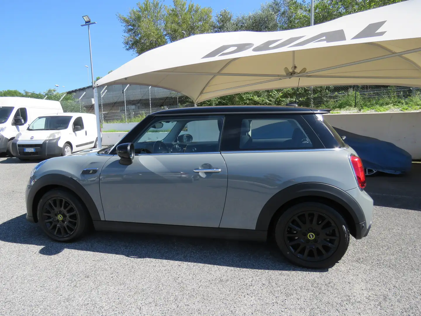 MINI Cooper SE Mini F56 2021 Full Electric 3p S aut. Grigio - 2