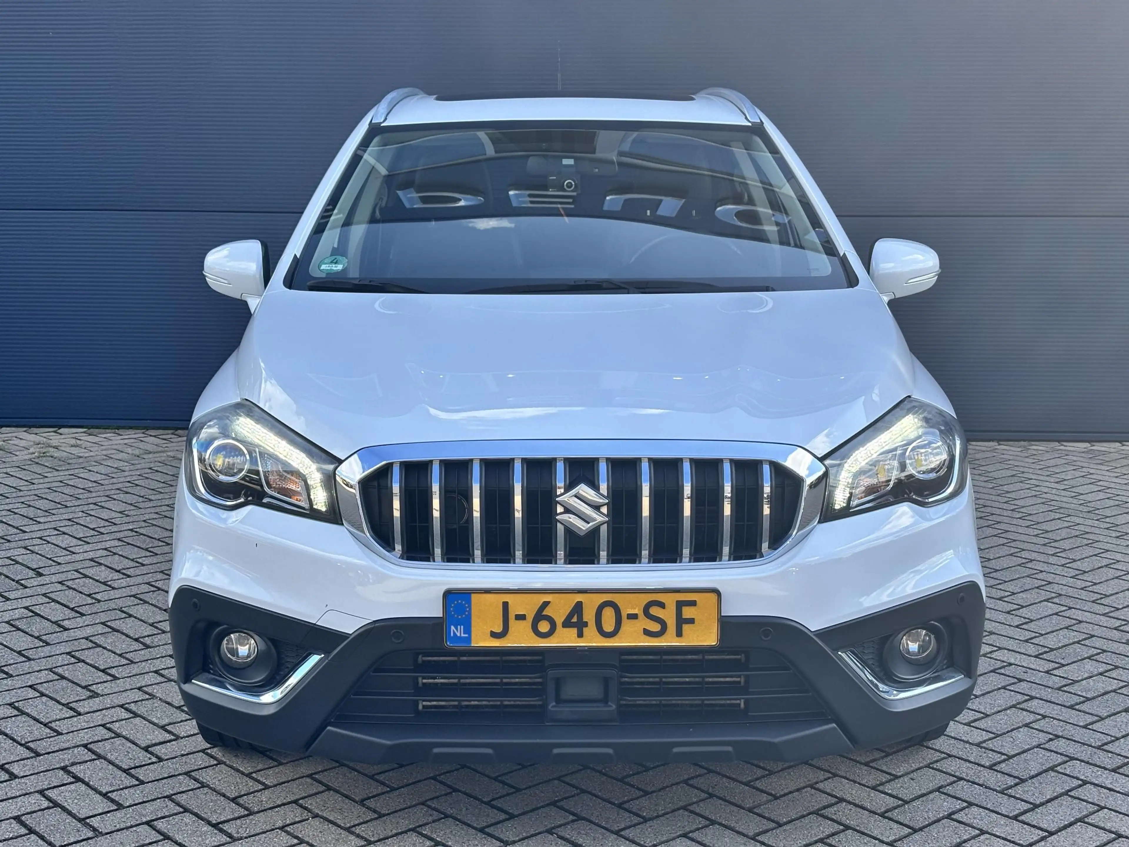 Suzuki S-Cross 1.4 Boosterjet Style Smart Hybrid | Camera | stoel — photo 2